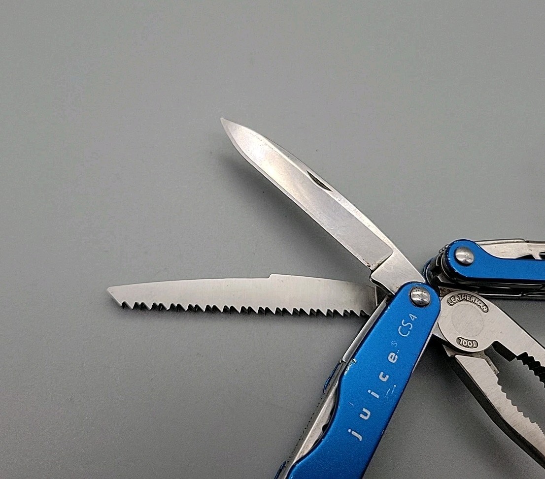 Leatherman JUICE CS4 Multi-Tool – Dated 1102 – Blue – Discontinued