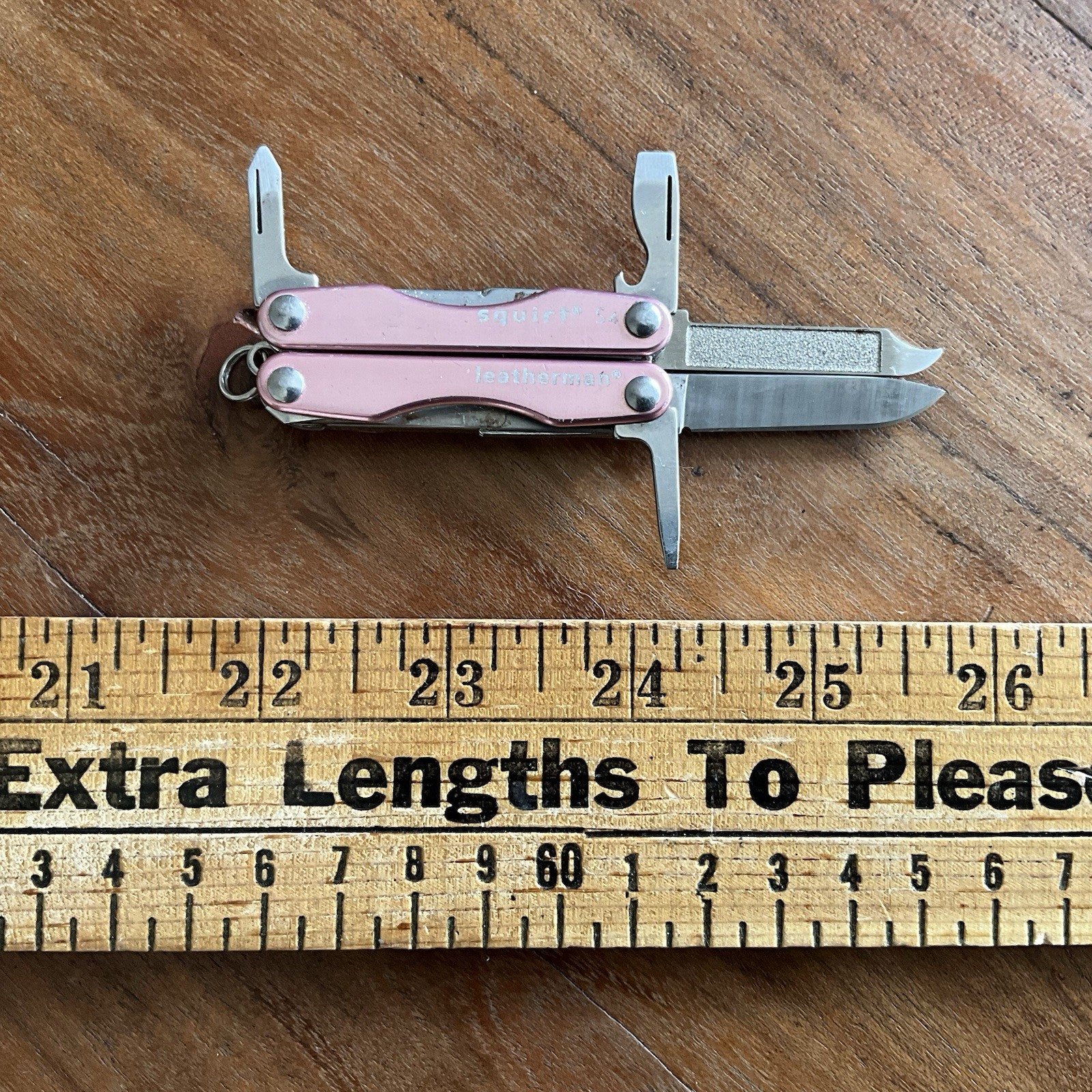 Leatherman Squirt S4 Pink Multitool Discontinued Great Condition Made in the USA