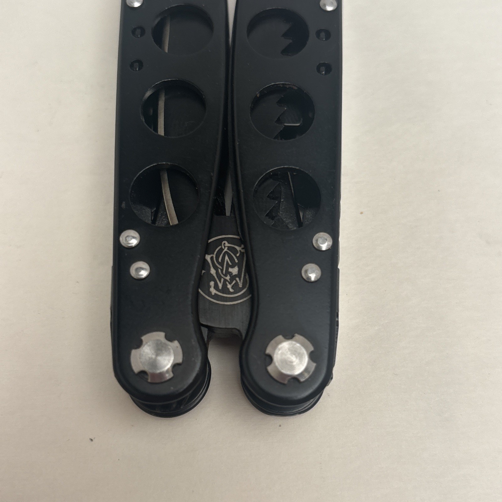 Smith & Wesson 15 Function Multi-Tool W/ Spring Loaded Pliers Camp Hunt Fish