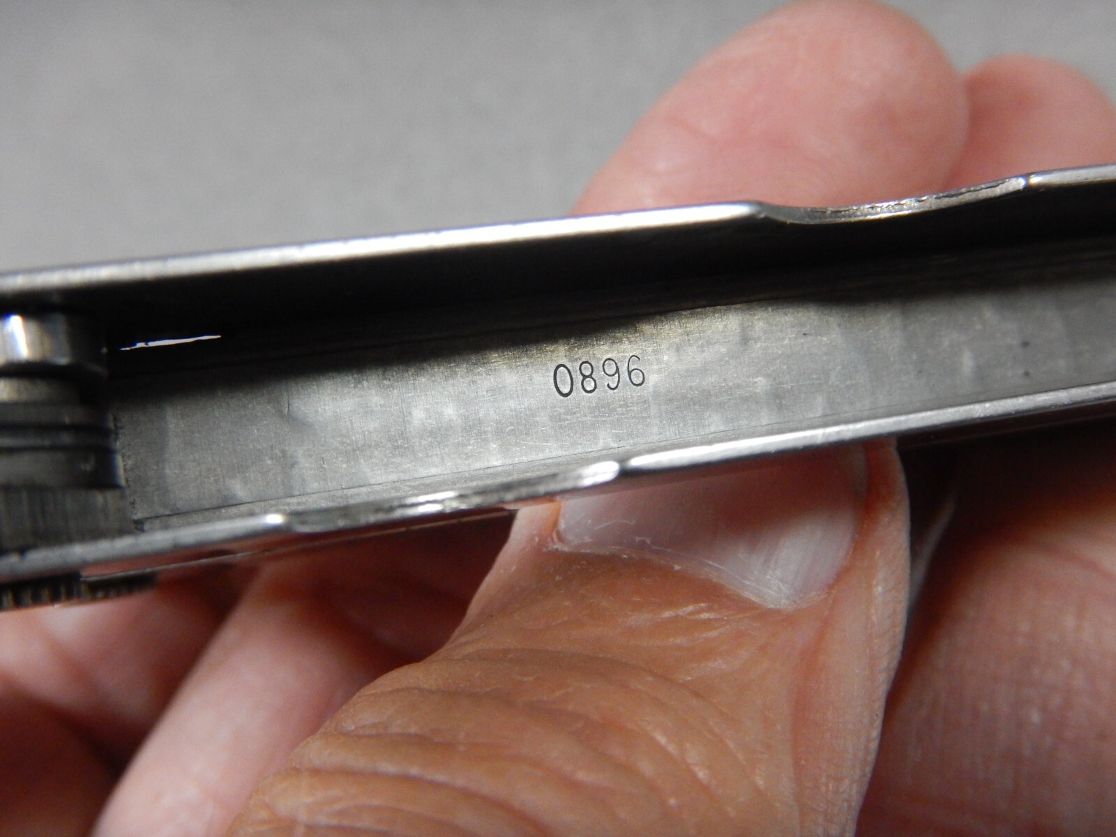unusual Vintage Leatherman Super Tool – 1998 – 1 SERRATED Blade, Scissors
