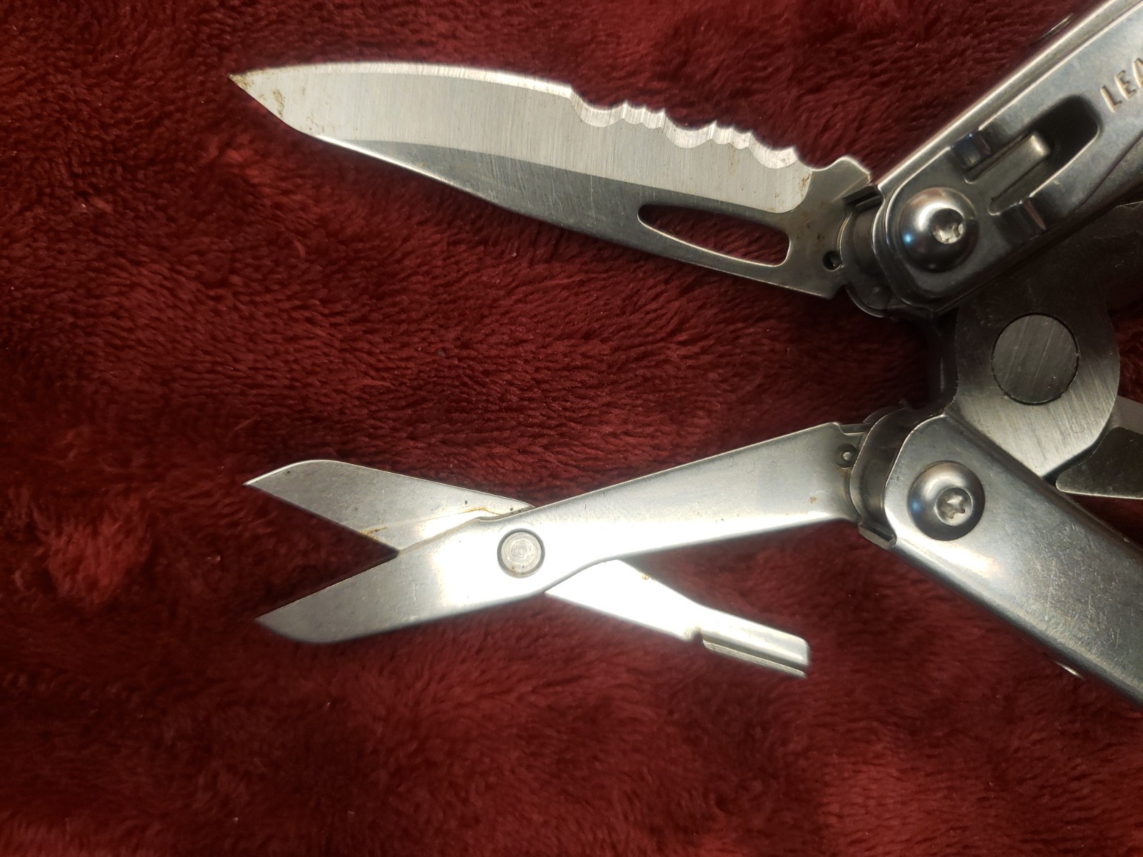 Leatherman Wingman Multi Tool with Sheath with light damage 0120 Date Code