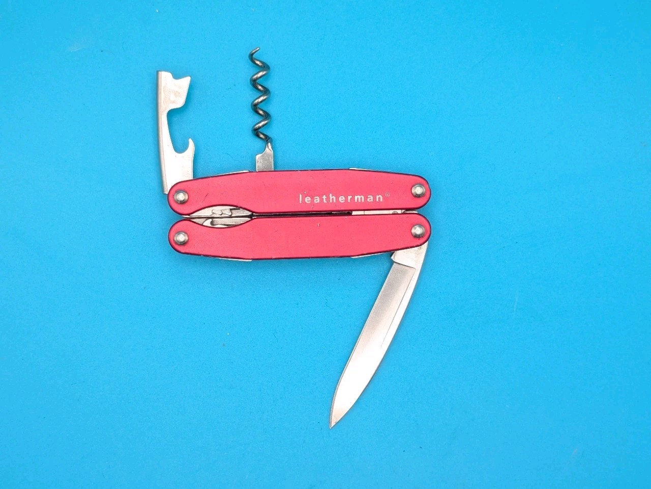 Leatherman Juice C2 Red Multi Tool! RETIRED!