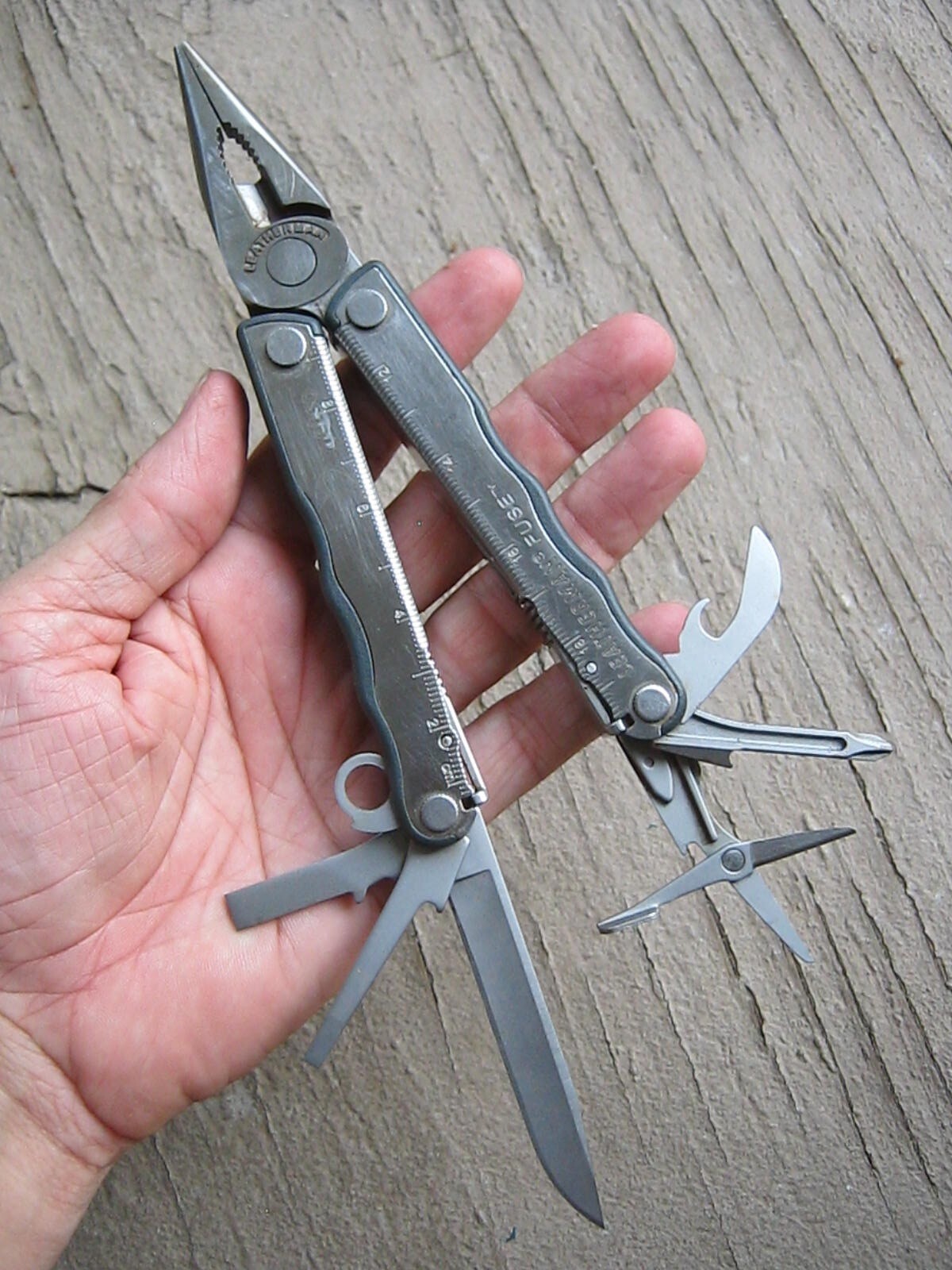 LEATHERMAN FUSE STAINLESS STEEL MULTITOOL ADVERTISING “METSO” W/BLACKBERRY POUCH