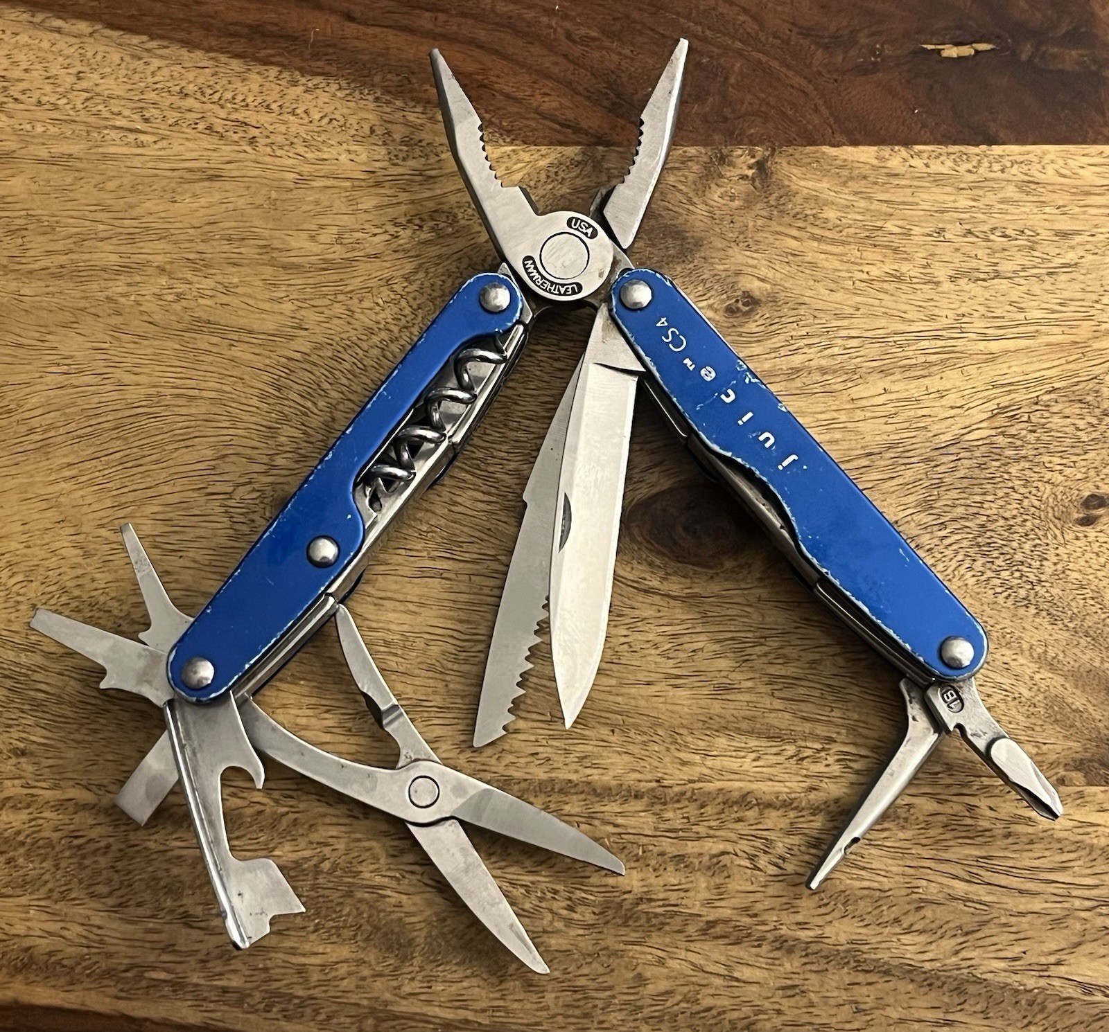 Retired Leatherman Juice CS4 Blue 15-In-1 Retired Multi-Tool Knife DISCONTINUED
