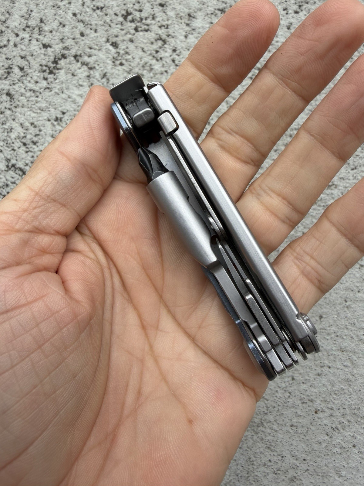 GERBER GEAR ARMBAR DRIVE 8-IN-1 MULTI-TOOL URBAN BLUE 31-003704, EXCELLENT!