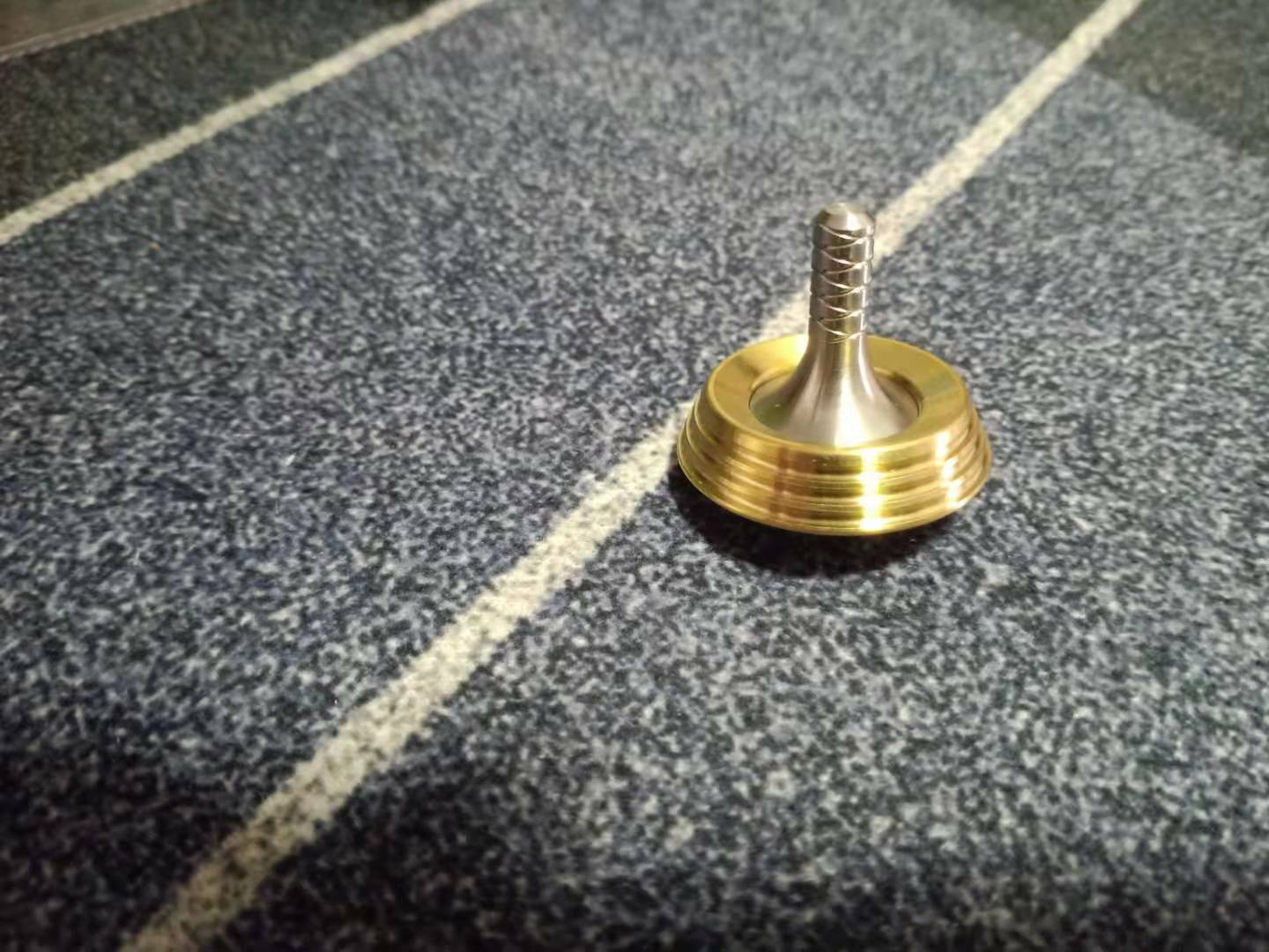 New Stainless steel+Brass Hand Twisting Spinning Top Gyro Gyroscope Toys