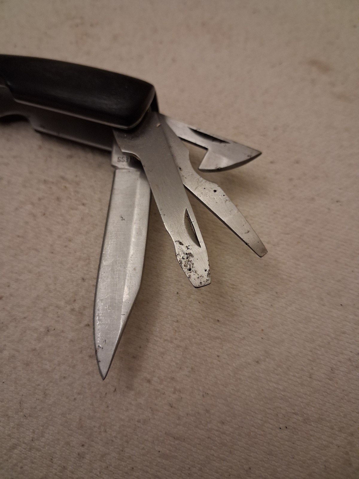 Multi Pocket Tool. Knife, Saw, Slot Tip, Phillips, Can Opener, Measure, Cut,…