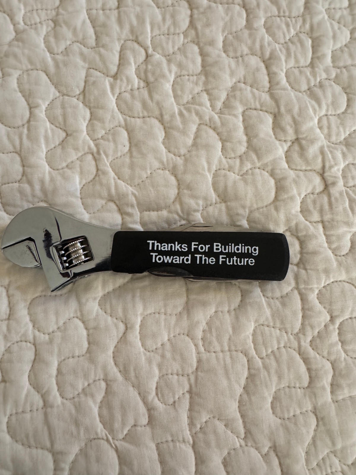 boeing multitool with case crescent wrench knife, screwdrivers new airplane