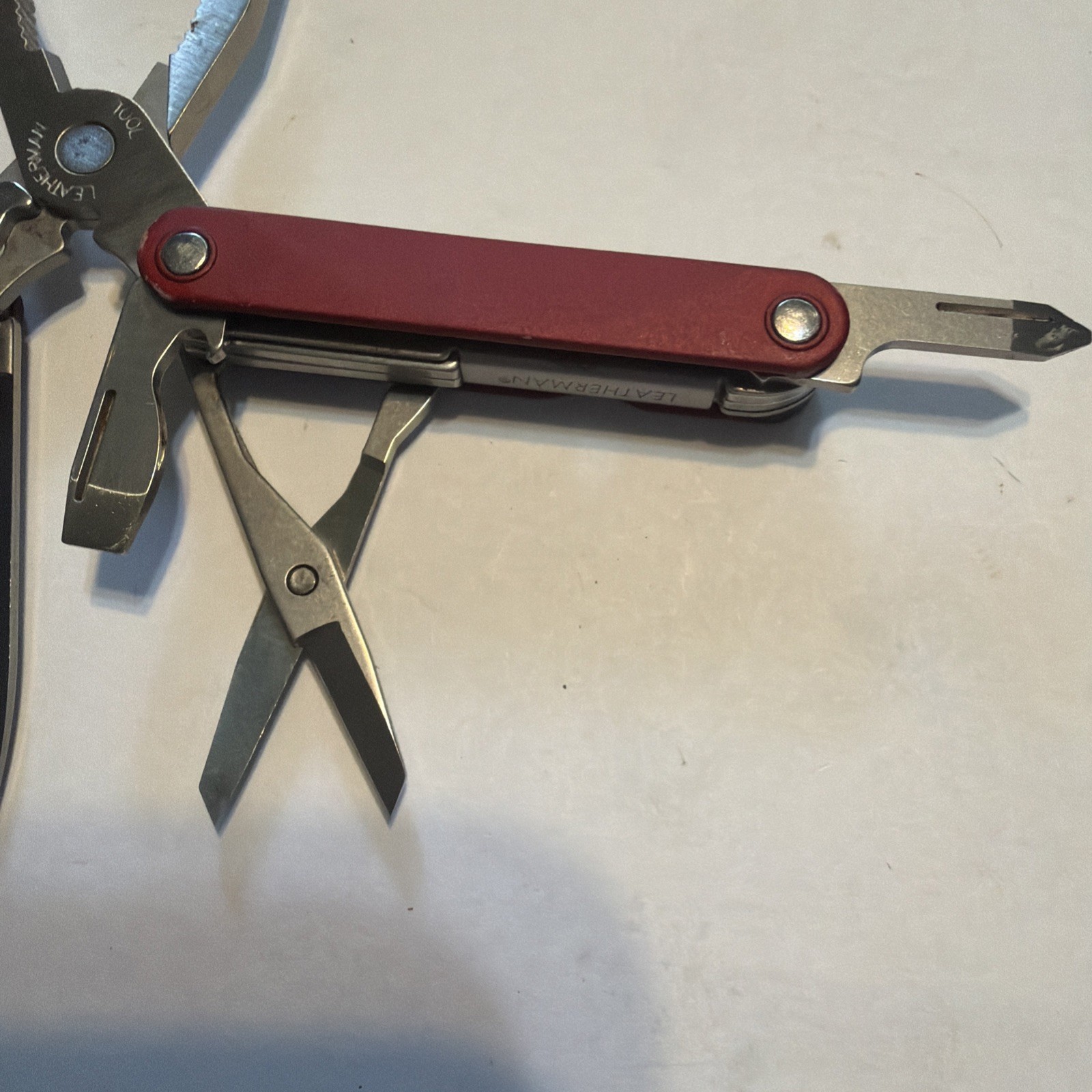 Leatherman SQUIRT PS4 Multi-Tool With Pliers Scissors Knife Red Discontinued