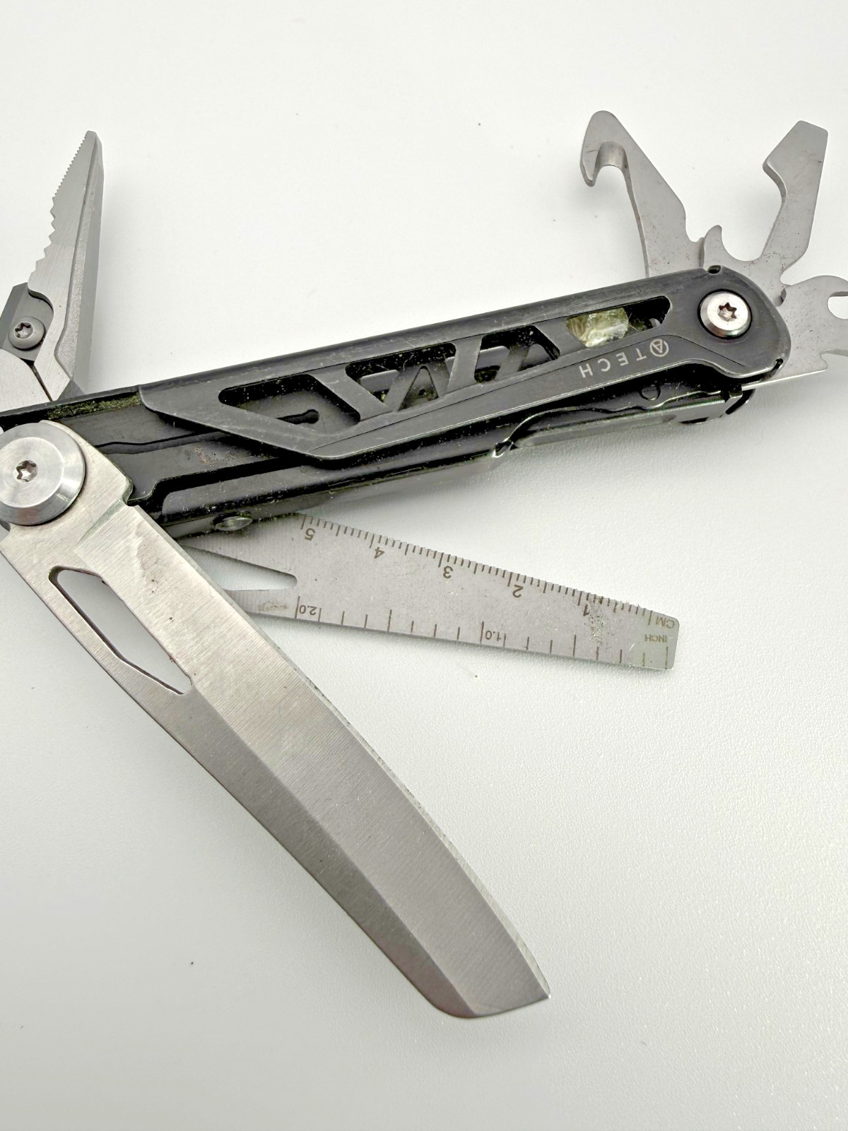 TECH Multi Tool Pliers Knife Saw File Screwdrivers Bottle Opener EDC