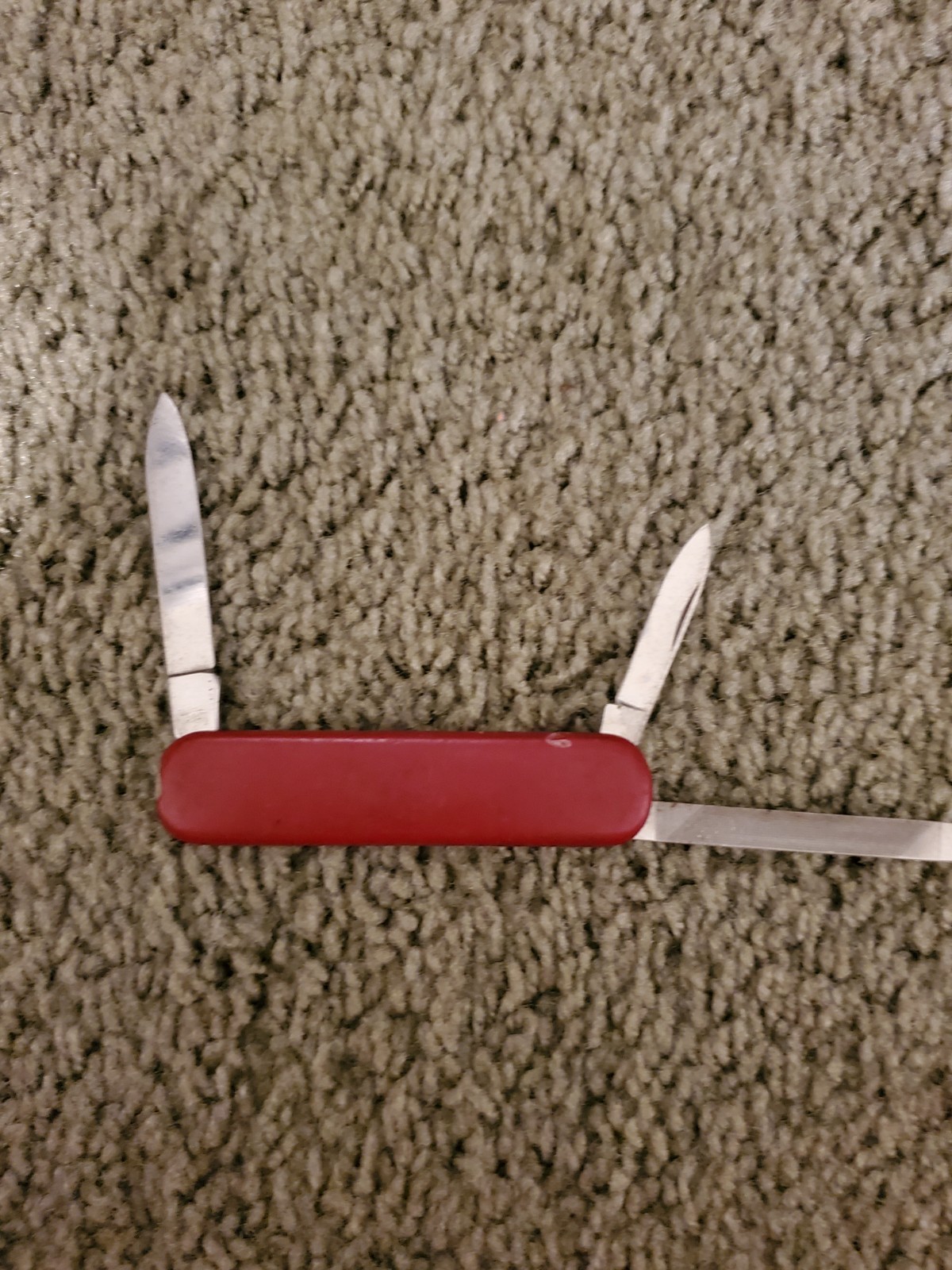 Victorinox Swiss Army Knife Red 4-Tool Multi-Tool 3.25in Closed Scissors