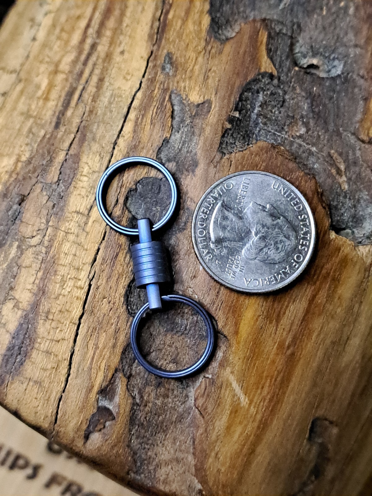 Pro Mini Series Anodized Titanium Swivel With 16mm Titanium Keyrings