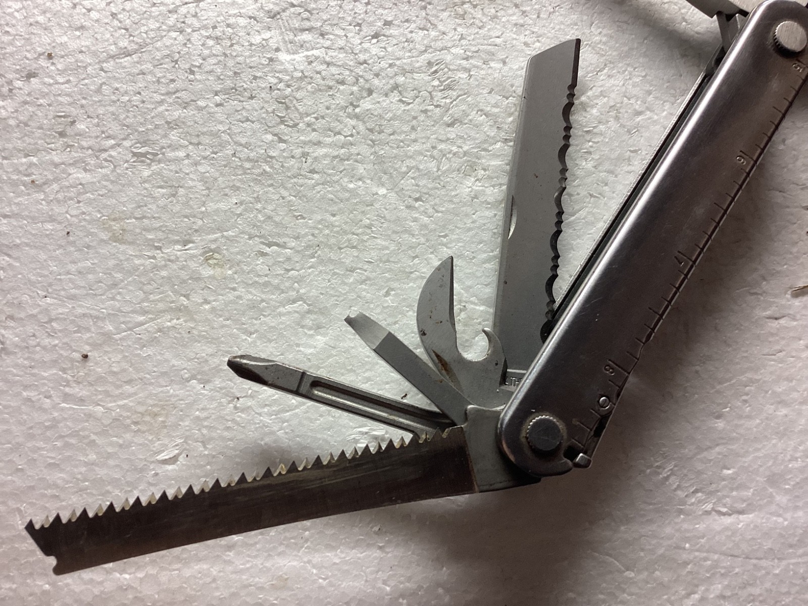 VINTAGE LEATHERMAN CORE MULTITOOL with nylon case.