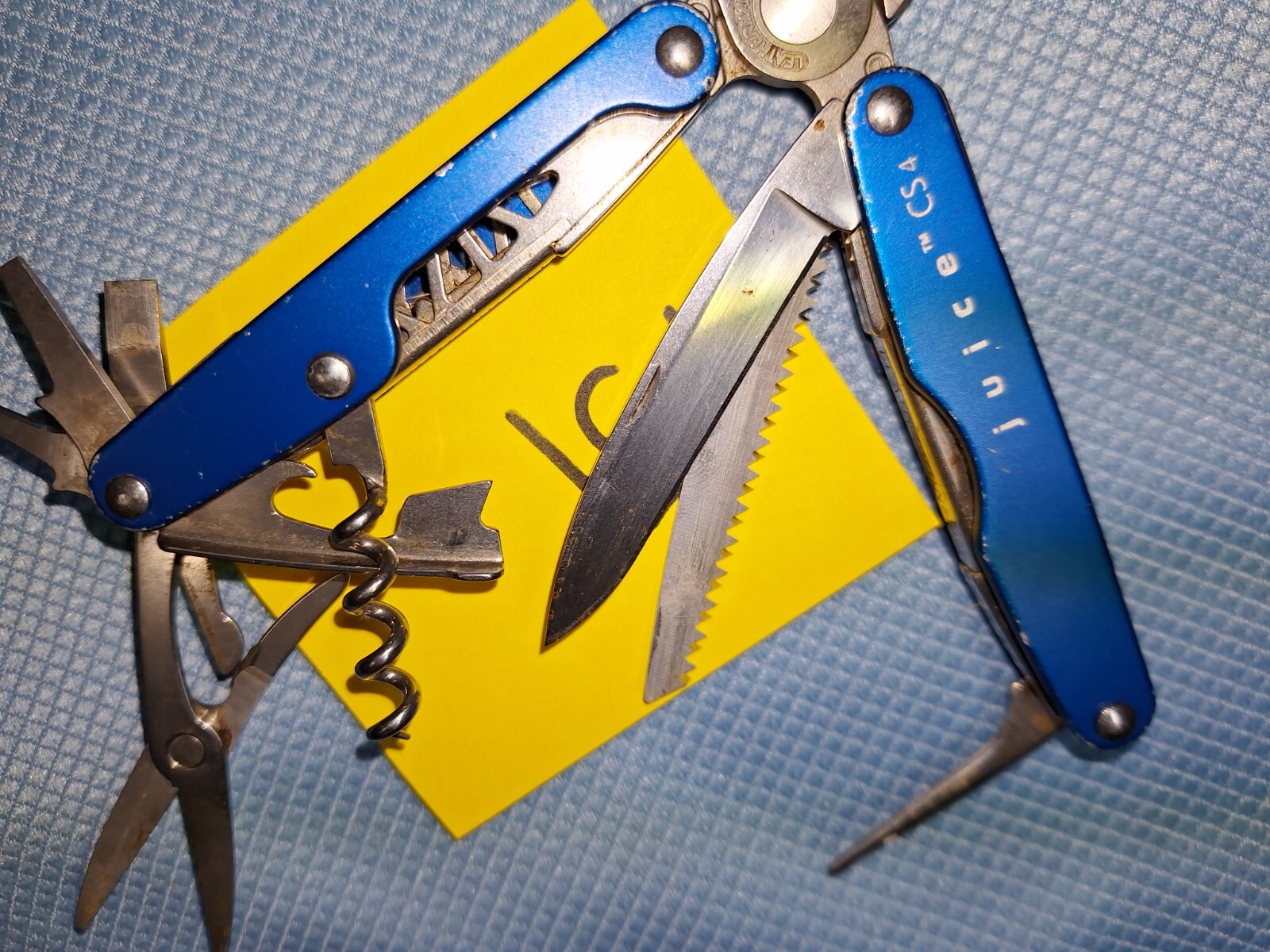 1 Leatherman BLUE CS4 JUICE Multi Tool FISHING Excellent LOT F51