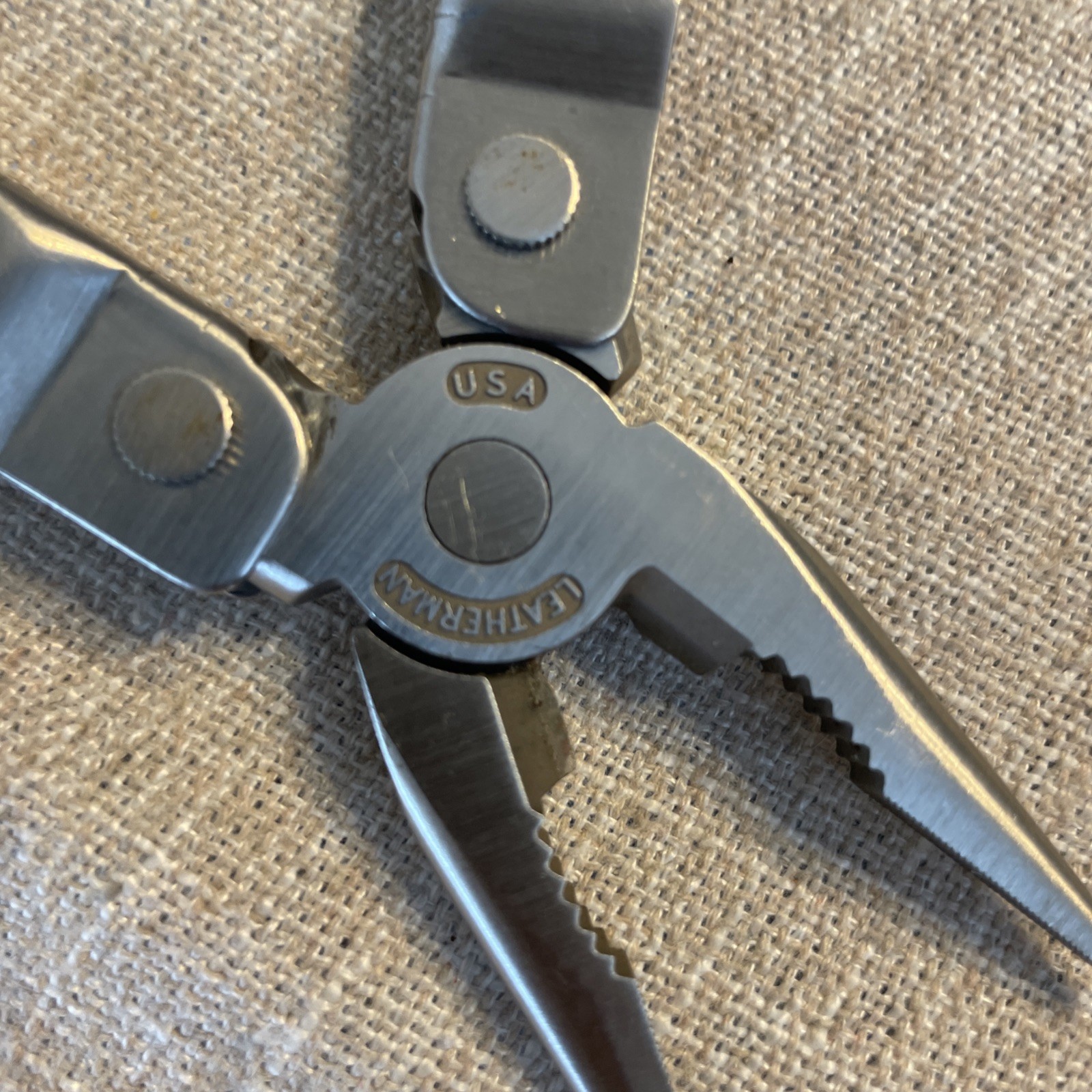 Leatherman Super Tool Multi 11-Tool Supertool Pocket Knife Pliers File Saw 0500