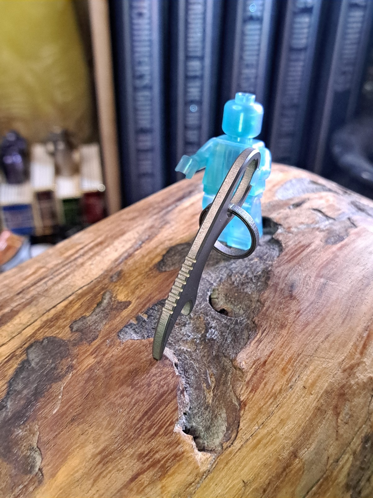 MINIMALIST TITANIUM KEYCHAIN CLAW BOTTLE OPENER