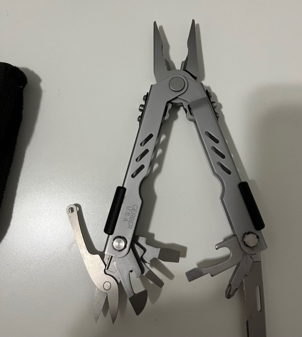 GERBER MULTI-TOOL MULTI-PLIER WITH NYLON SHEATH FISKARS SIMONDS USA
