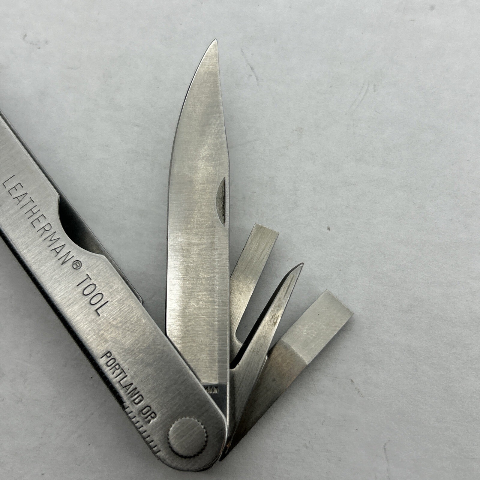 Retired 1995 Leatherman Multi-Tool US Reg TM 1325473 Portland OR w/ Leather Case