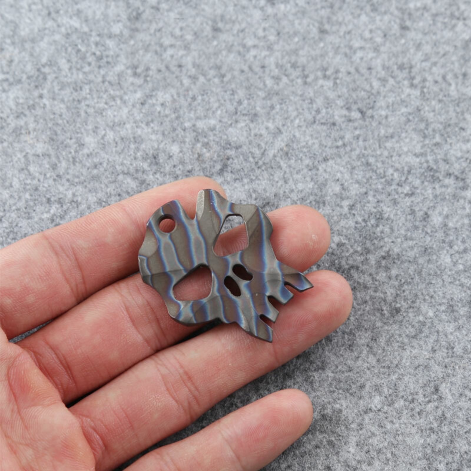 Titanium Alloy Skull EDC Lanyard Pendant Bead Keychain Fashion Necklace Sinker