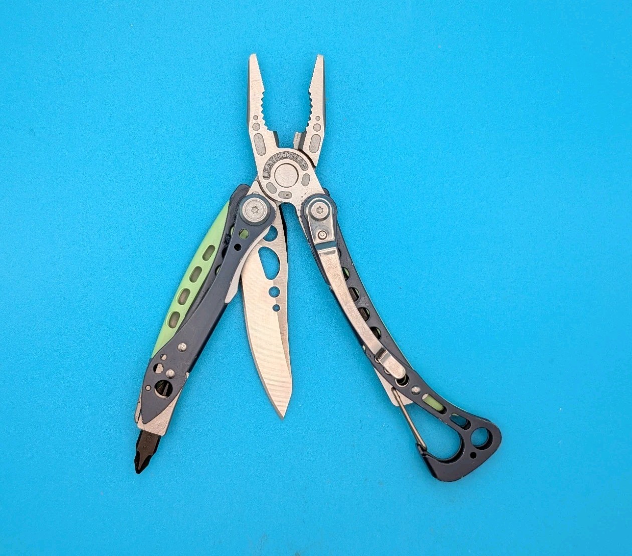 Leatherman Skeletool CX Multitool Plain Edge Knife!