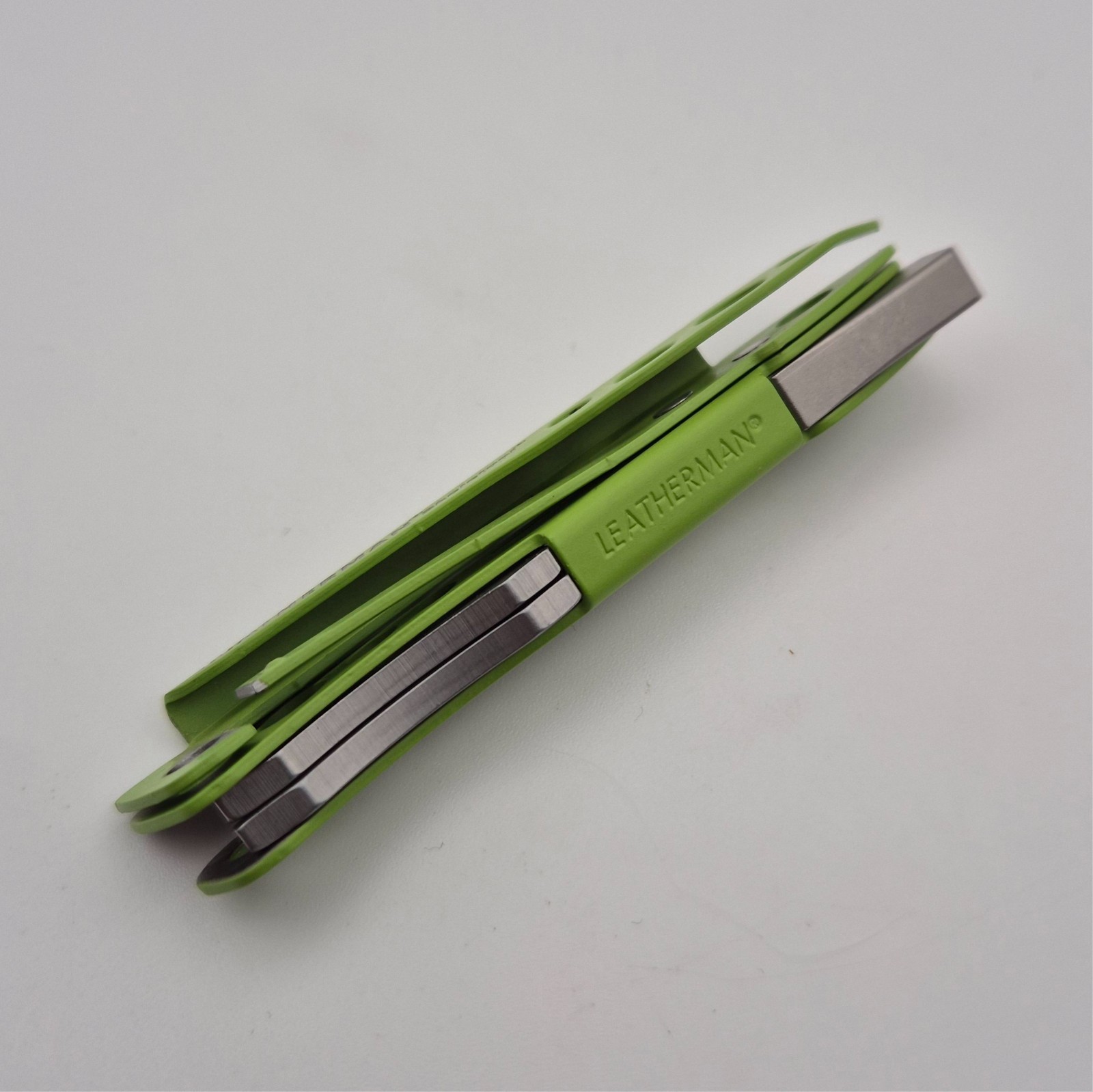 Leatherman Skeletool – Moss Green Frame Side B – New Genuine Mod Part