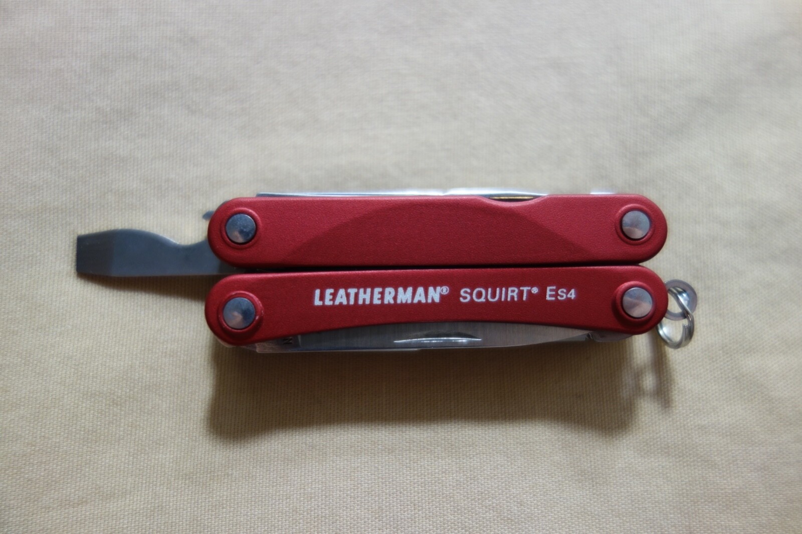 Leatherman Squirt ES4 Red 9-Tool Multi-Tool 831198 ( Discontinued & Retired )