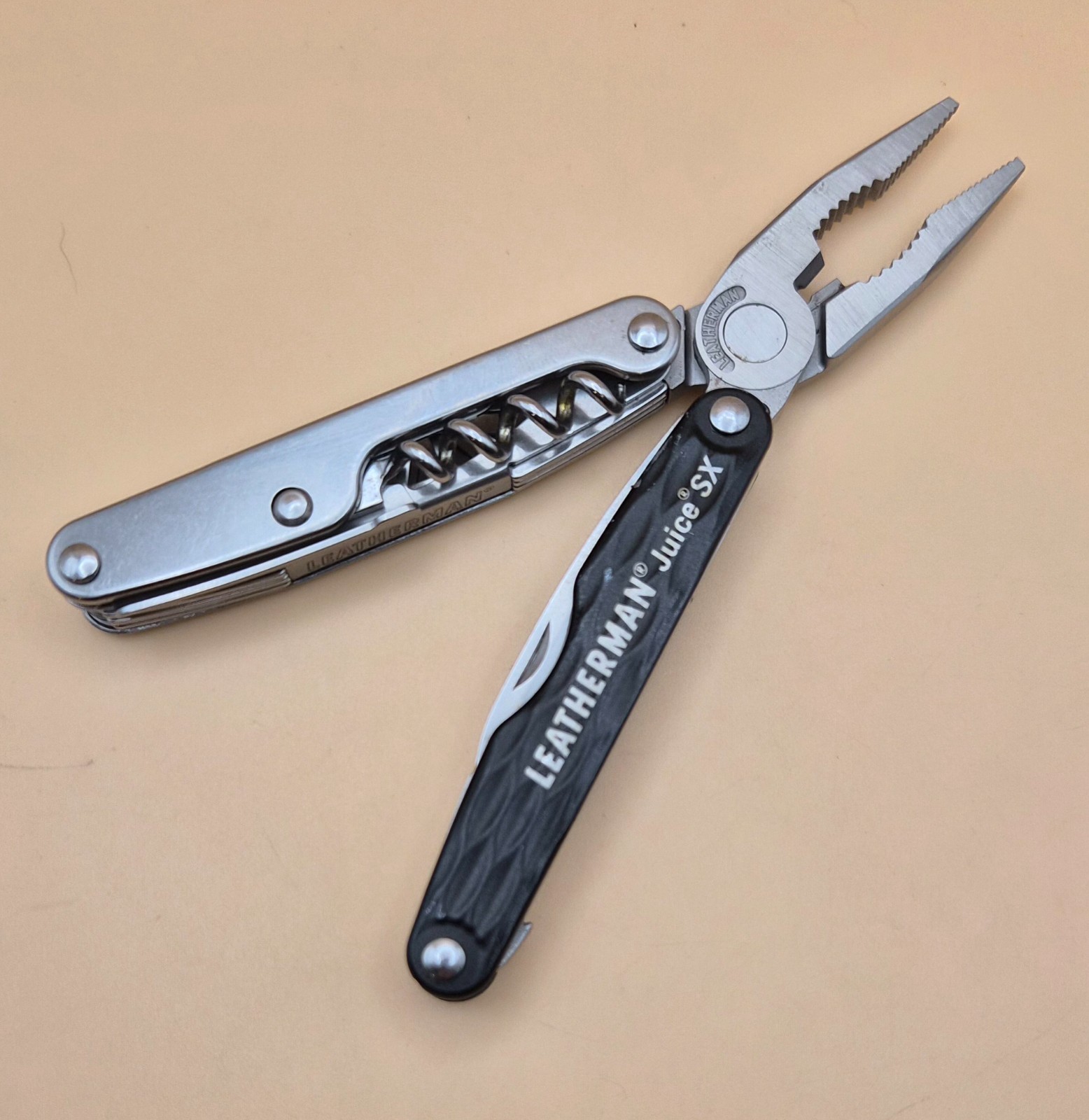 SUPER RARE Leatherman JUICE SX Black Multi-Tool (Retired) – Good Condition