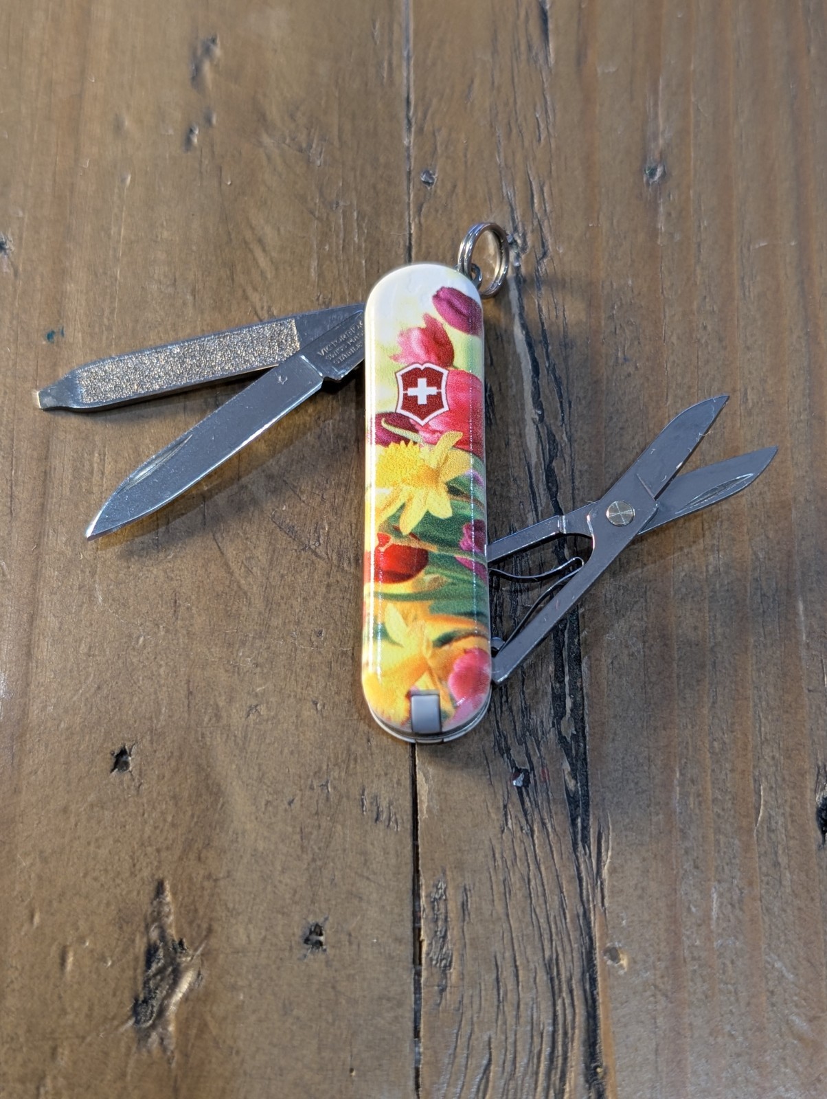 Victorinox – Spring Flowers Classic SD – Swiss Army SAK Multi-Tool – 67426 BS-60