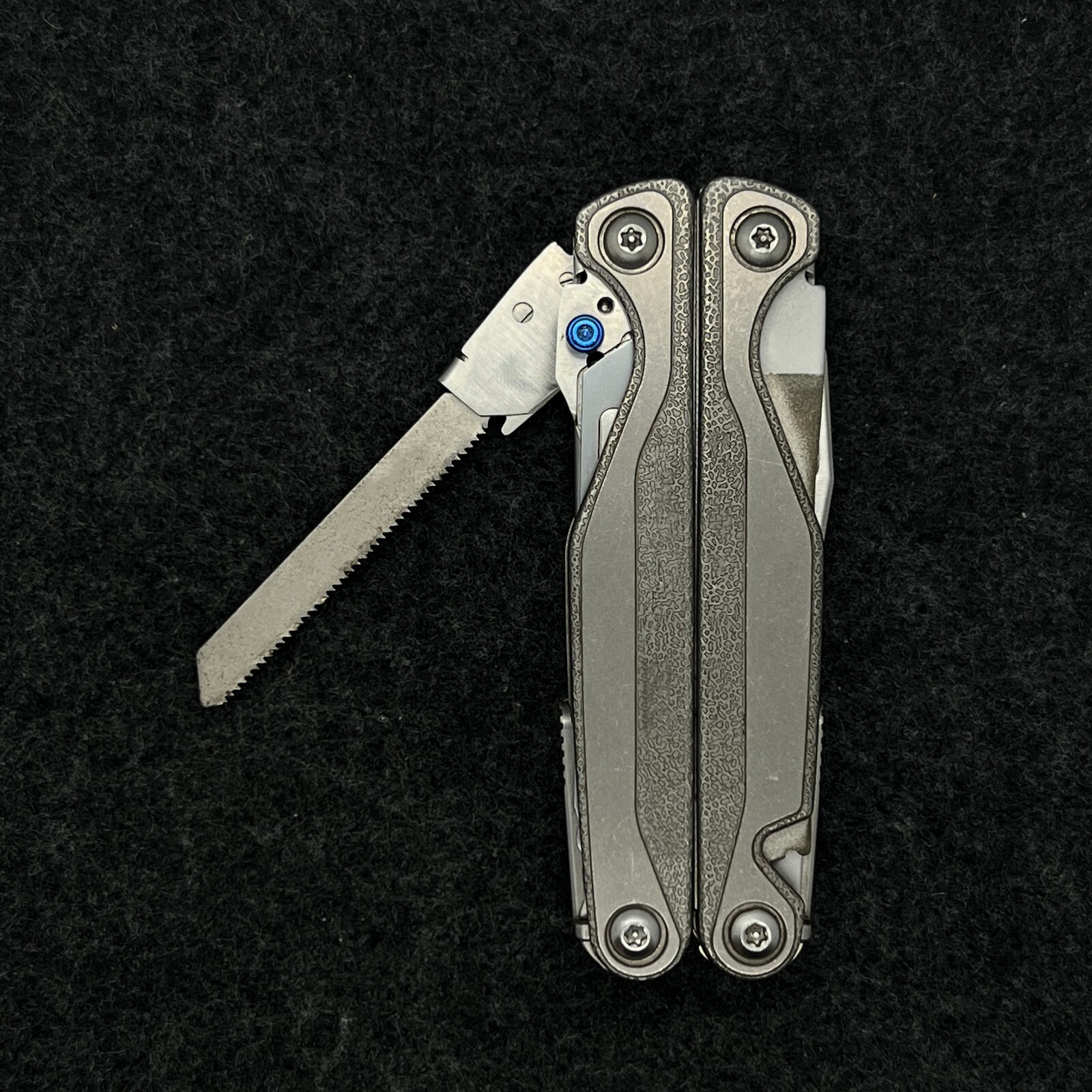 Stainless steel Saw T-Shank Holder with Thumb Grip for Leatherman TTI Wave