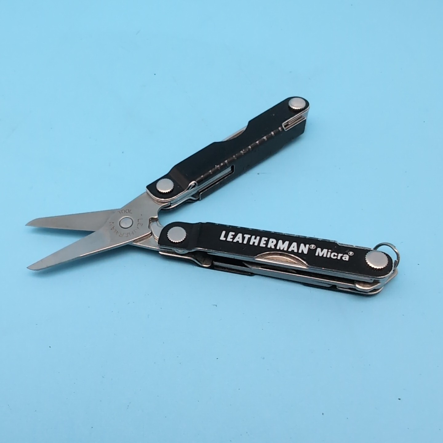 Leatherman MICRA Multi-Tool Black Scissors Knives Tweezers MORE Q66