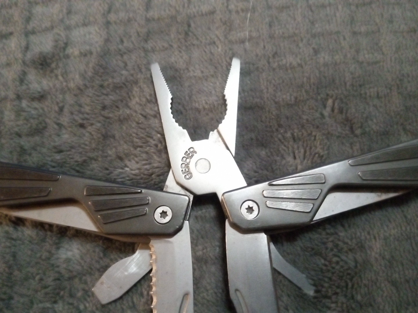 Gerber Bear Grylls Multi Tool Pocket Knife Great Condition Saw Pliers Knife Ect