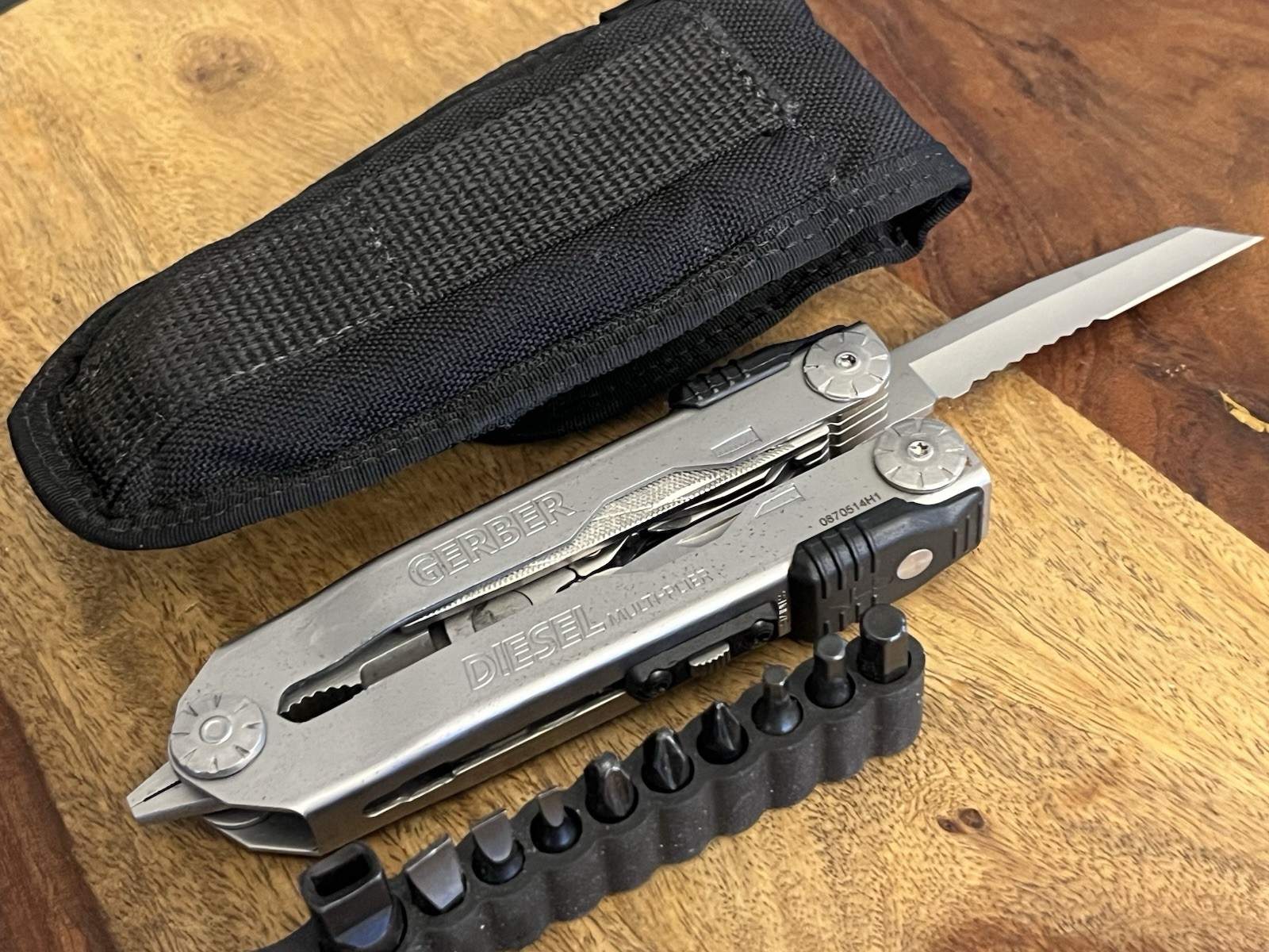 Gerber Multi Tool DIESEL w/Gerber BEAUTIFUL Sheath & Set Of Bits VERY NICE!!