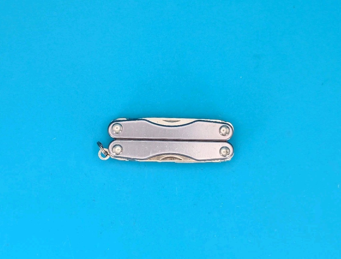 Leatherman Squirt S4 Multi-Tool, Key Ring, Retired, GRAY!