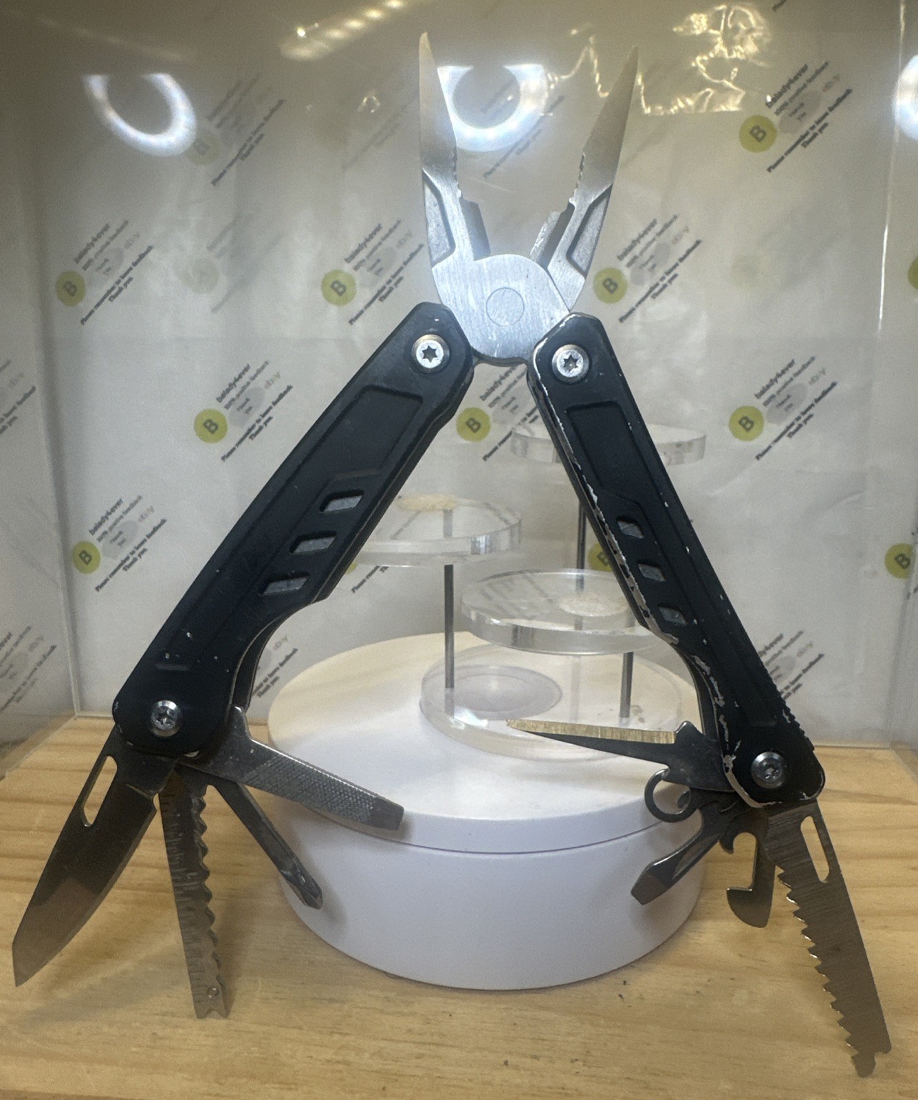 Ozark Trail 17-In-1 Multi Tool Pliers, Wire Cutter, Saw, Knife 4” Closed