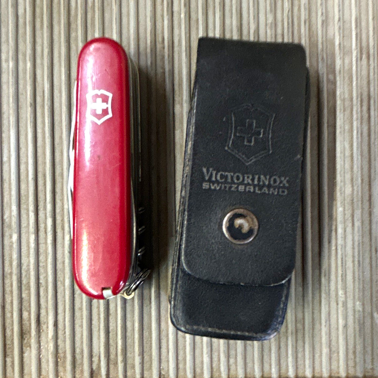 Victorinox Swiss Army Knife Red 7-Tool Multi-Tool, Scissors, Corkscrew