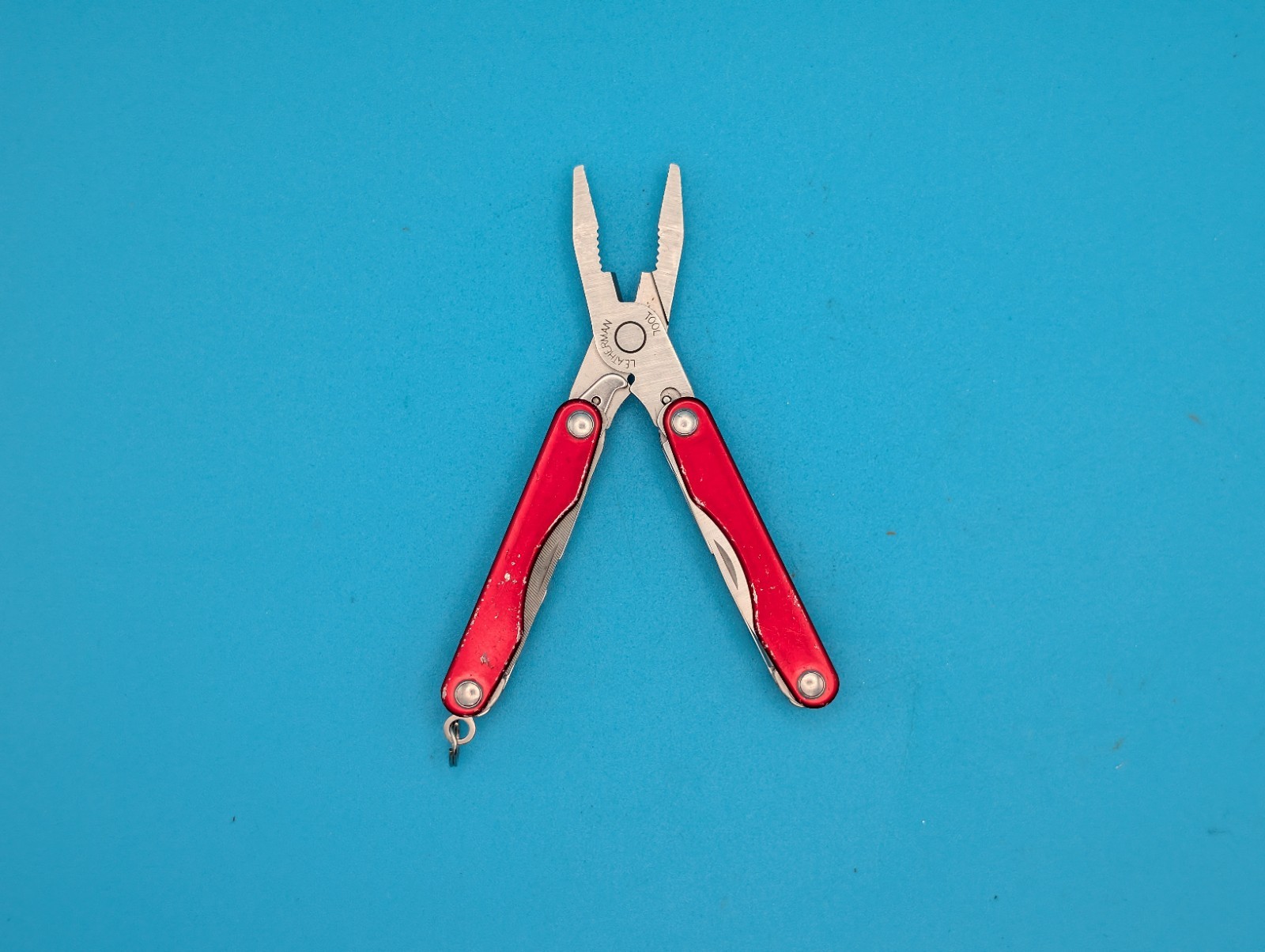 Leatherman Squirt P4 Multi-Tool, Key Ring, Retired, RED!
