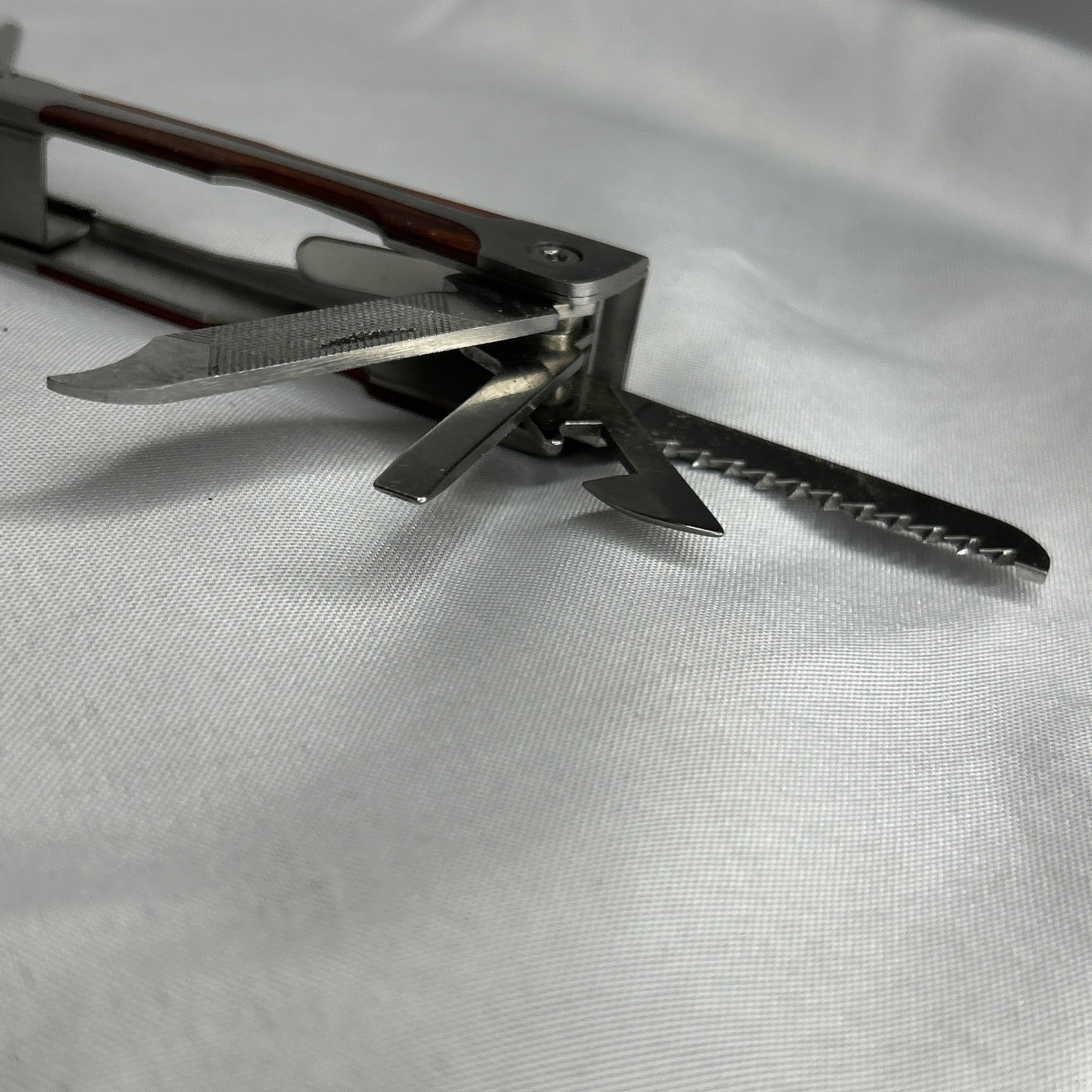 Winchester Trail Wood Stainless Steel 2CR Multi Tool 12 Tools Y2K Vintage Knife