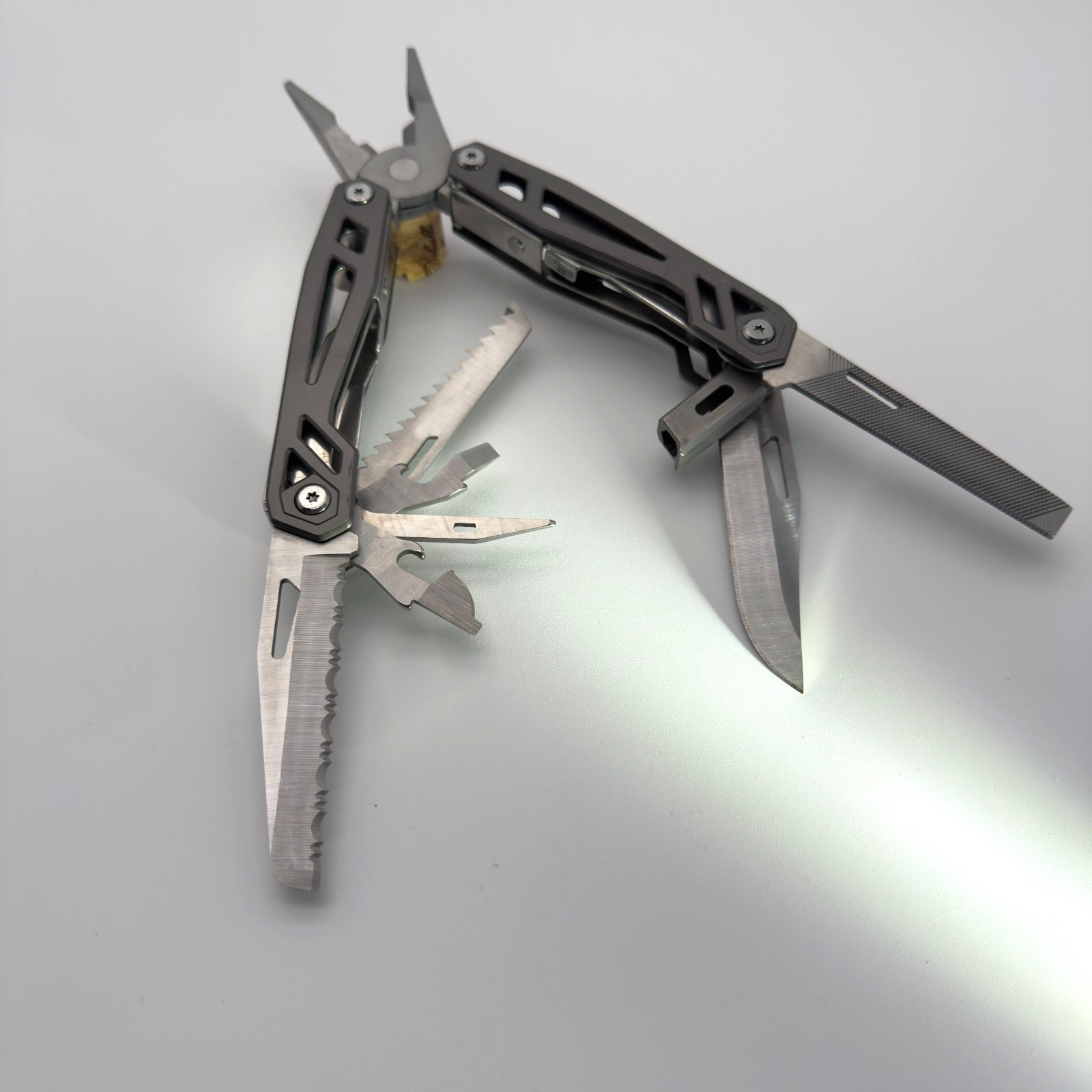WETOLS Multi-Tool Pocket Knife – 12-in-1 Stainless Steel – Great Condition
