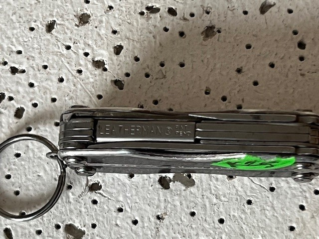 Retired Leatherman SQUIRT S4 Keychain Multi Tool Grey —-