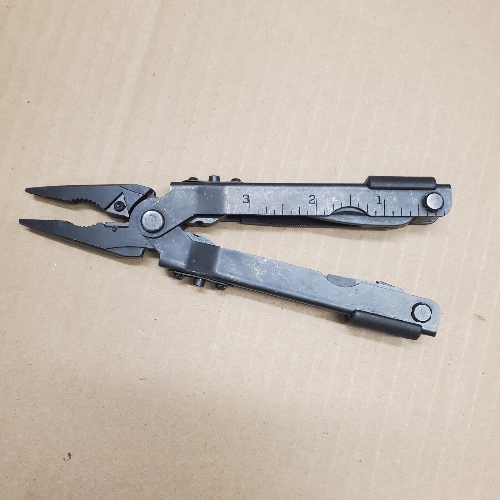 Gerber Multi-Plier Multi Tool Carbide Cutters Needlenose Pliars Multiplier