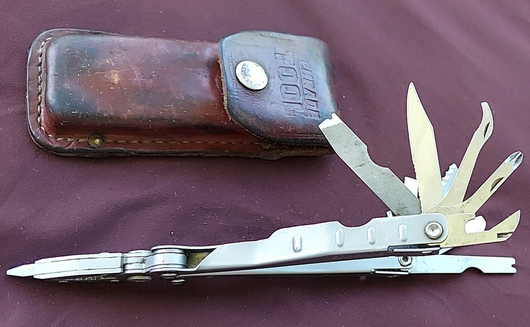 Schrade USA Tough Tool ST1 Multi-Tool Pliers Knife w Leather Sheath Nice!