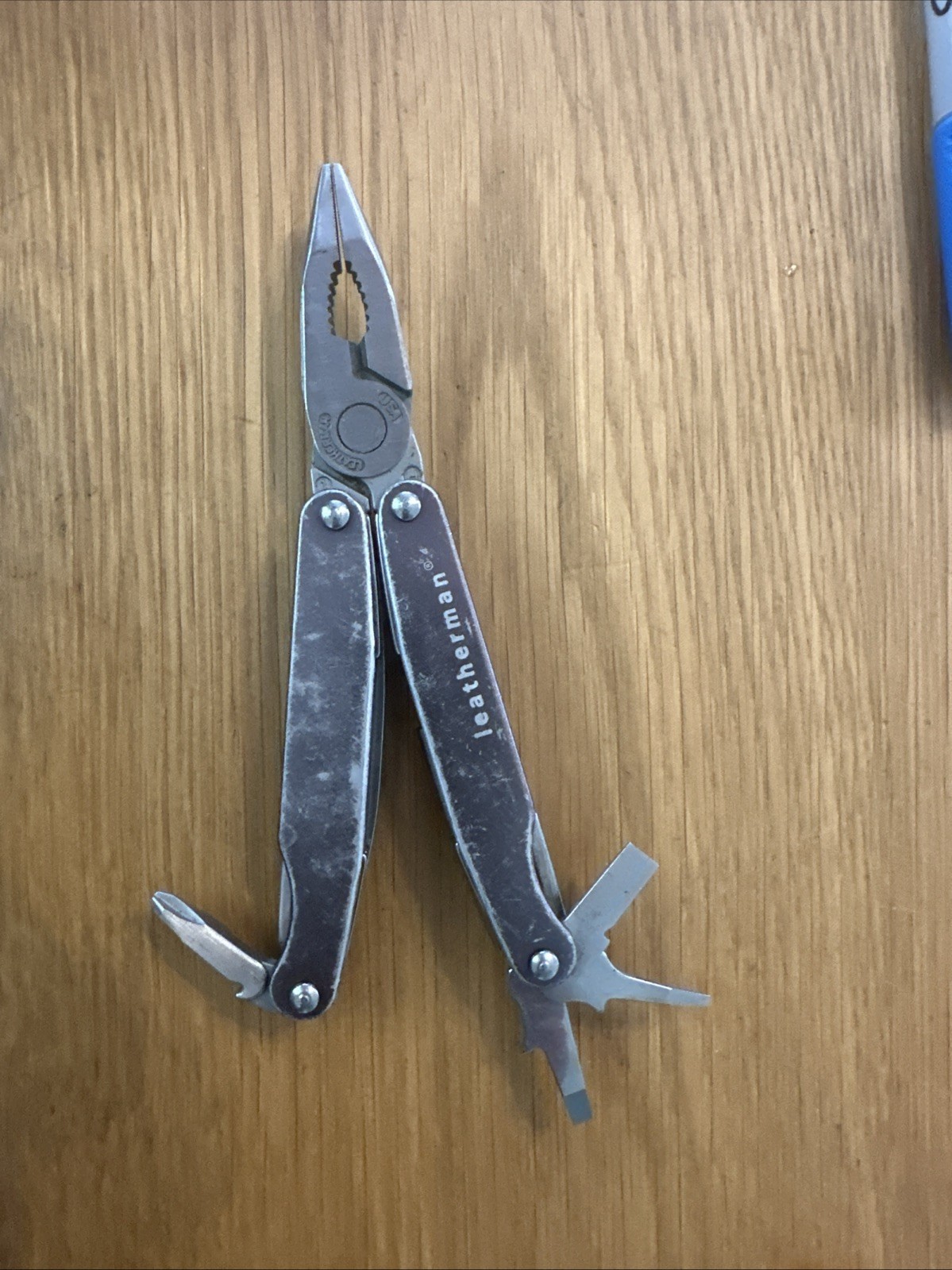 Retired Leatherman Juice C2 Grey Multi Tool Pocket Knife Corkscrew Screwdrivers