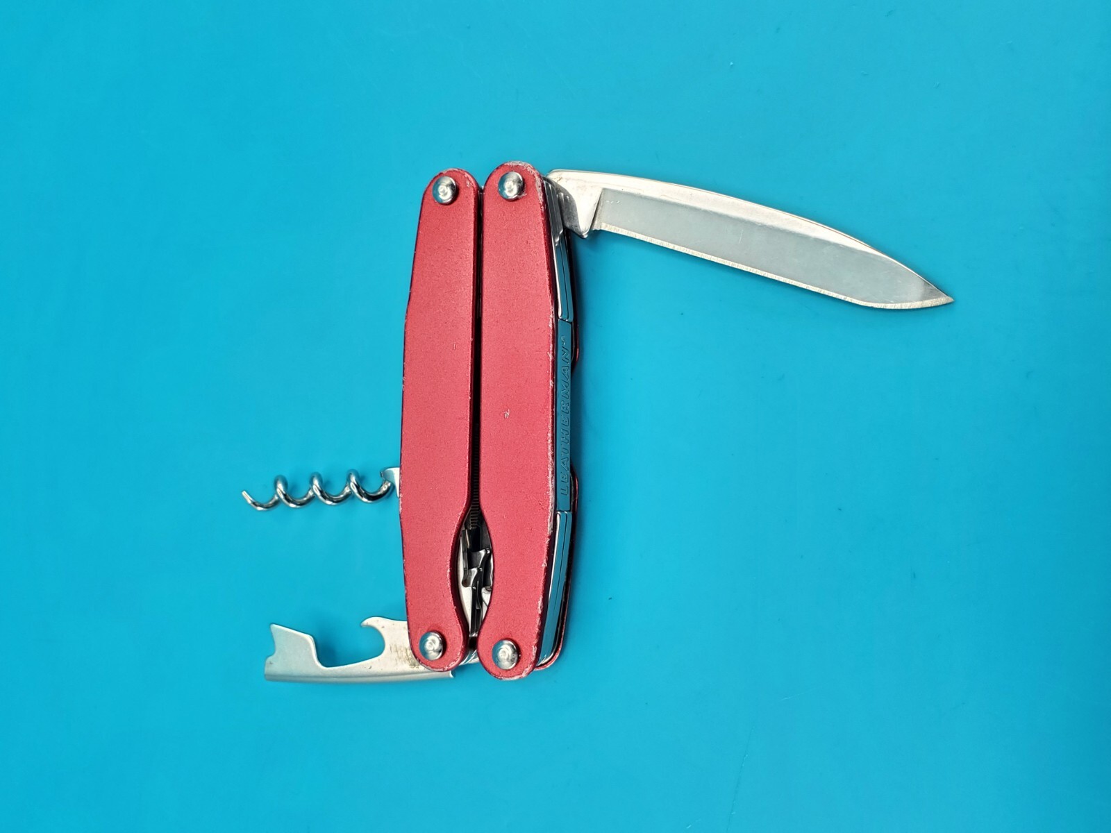 Leatherman Juice C2 Red Multi Tool! RETIRED!