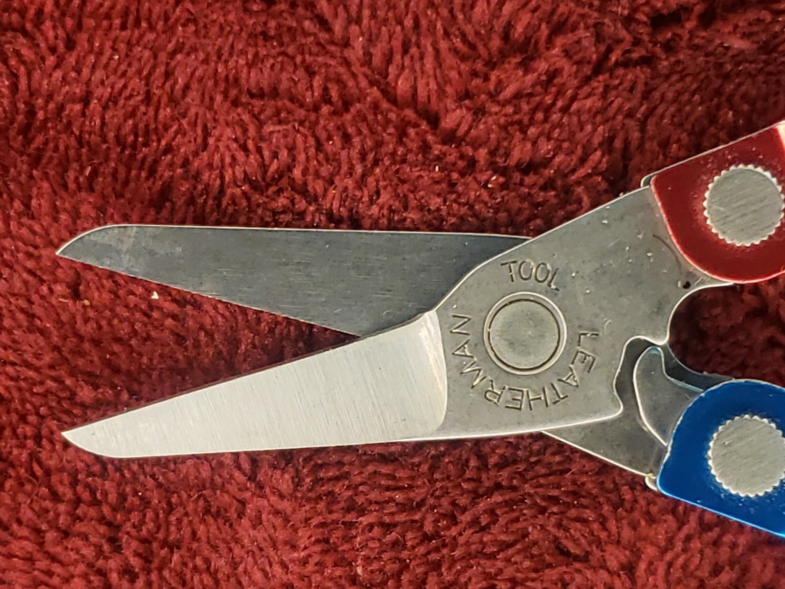 Leatherman Micra Red Blue Multitool White claw keychain 0121 date code