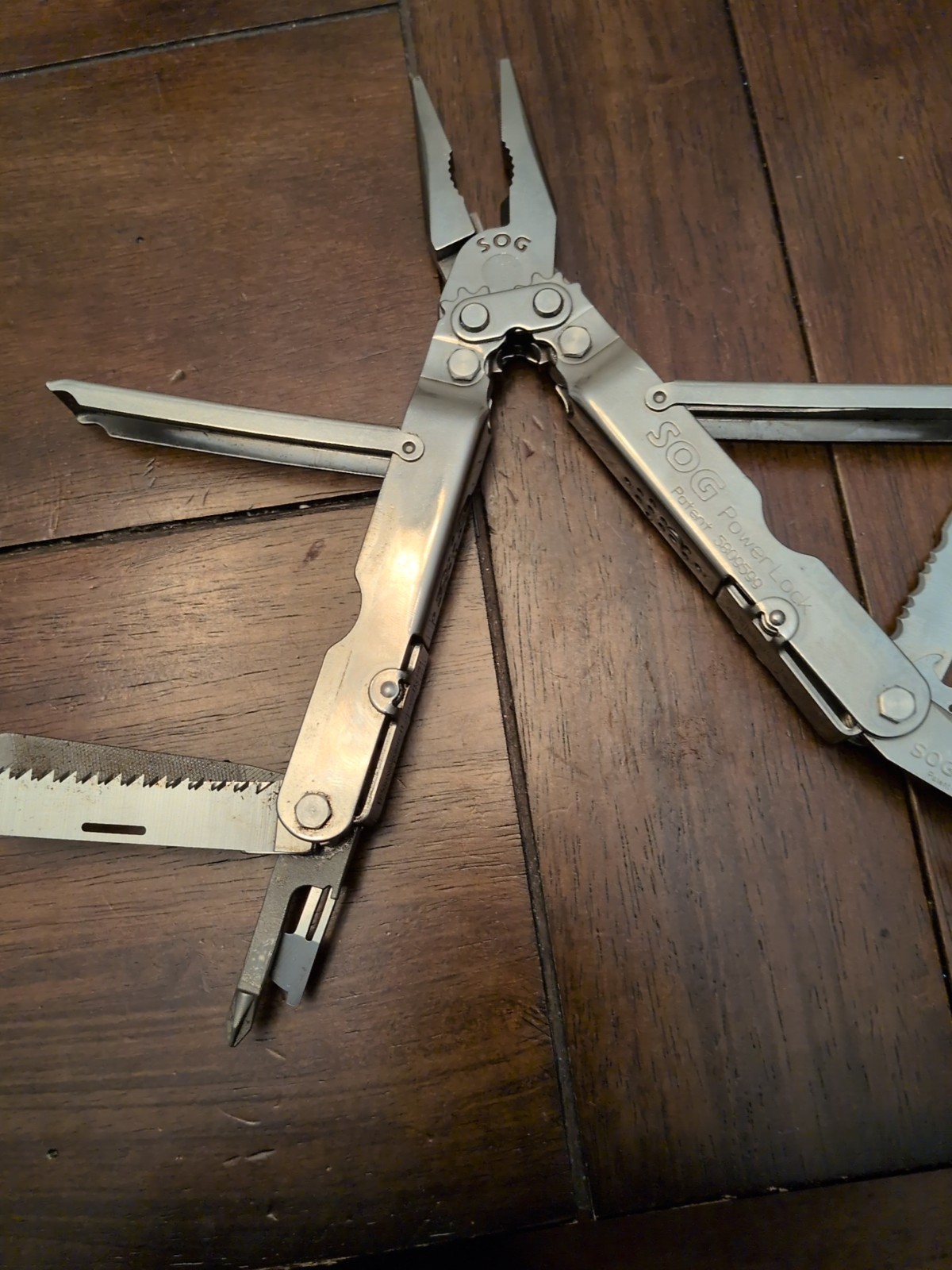 SOG POWERLOCK MULTI-TOOL WITH LEATHER CASE