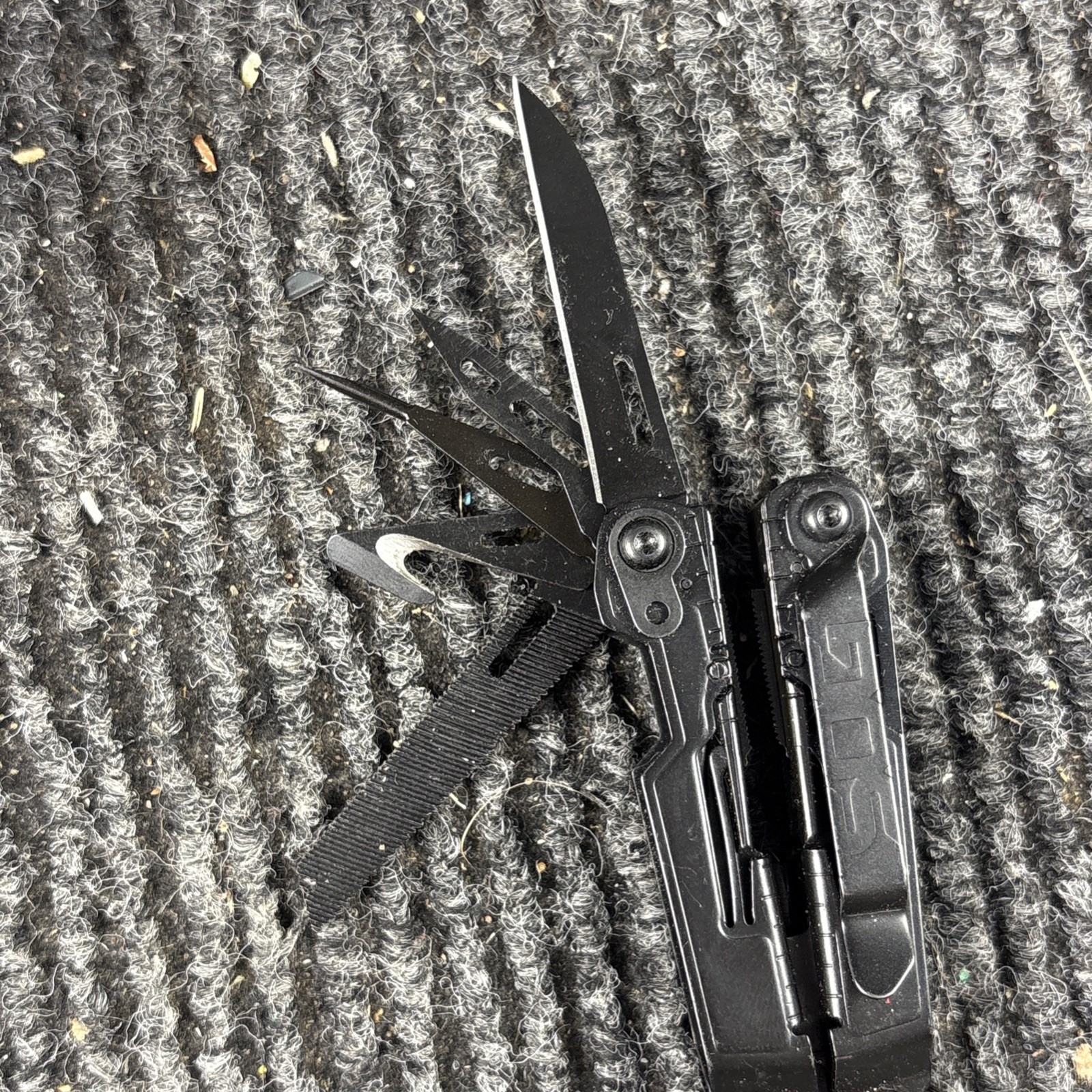 SOG POWER PINT MULTI TOOL PLIERS KNIFE SMALL (412)