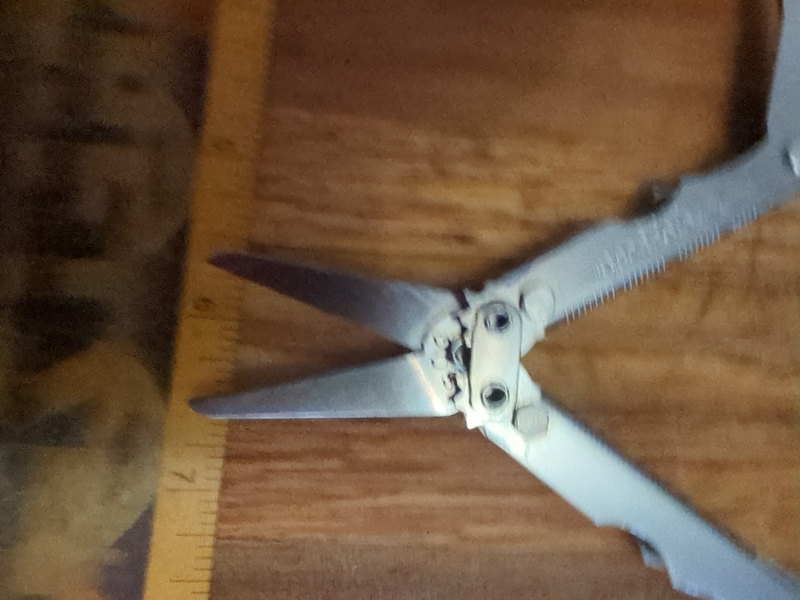 SOG Crosscut Mini Multi-Tool – Tweezers, Toothpick, Scissors, File, Screwdriver