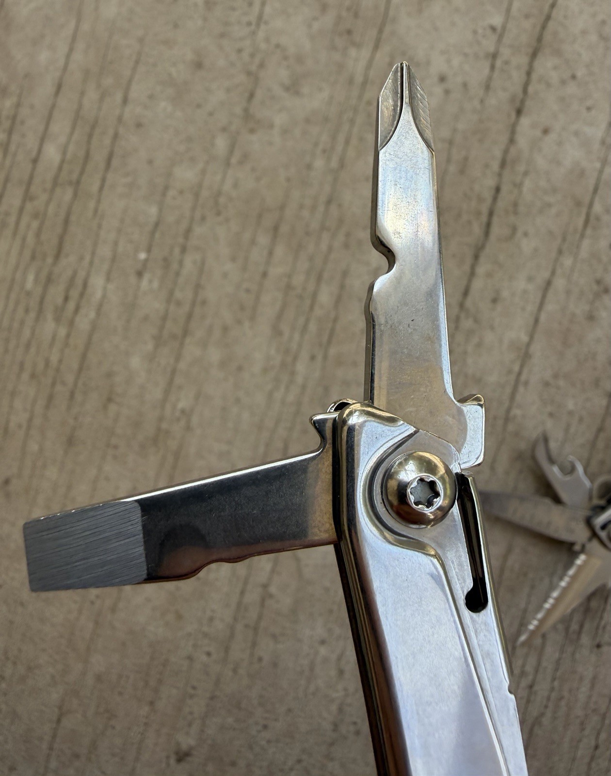LEATHERMAN BOLSTER MULTIPURPOSE TOOL STAINLESS, 13 TOOLS, EXCELLENT!