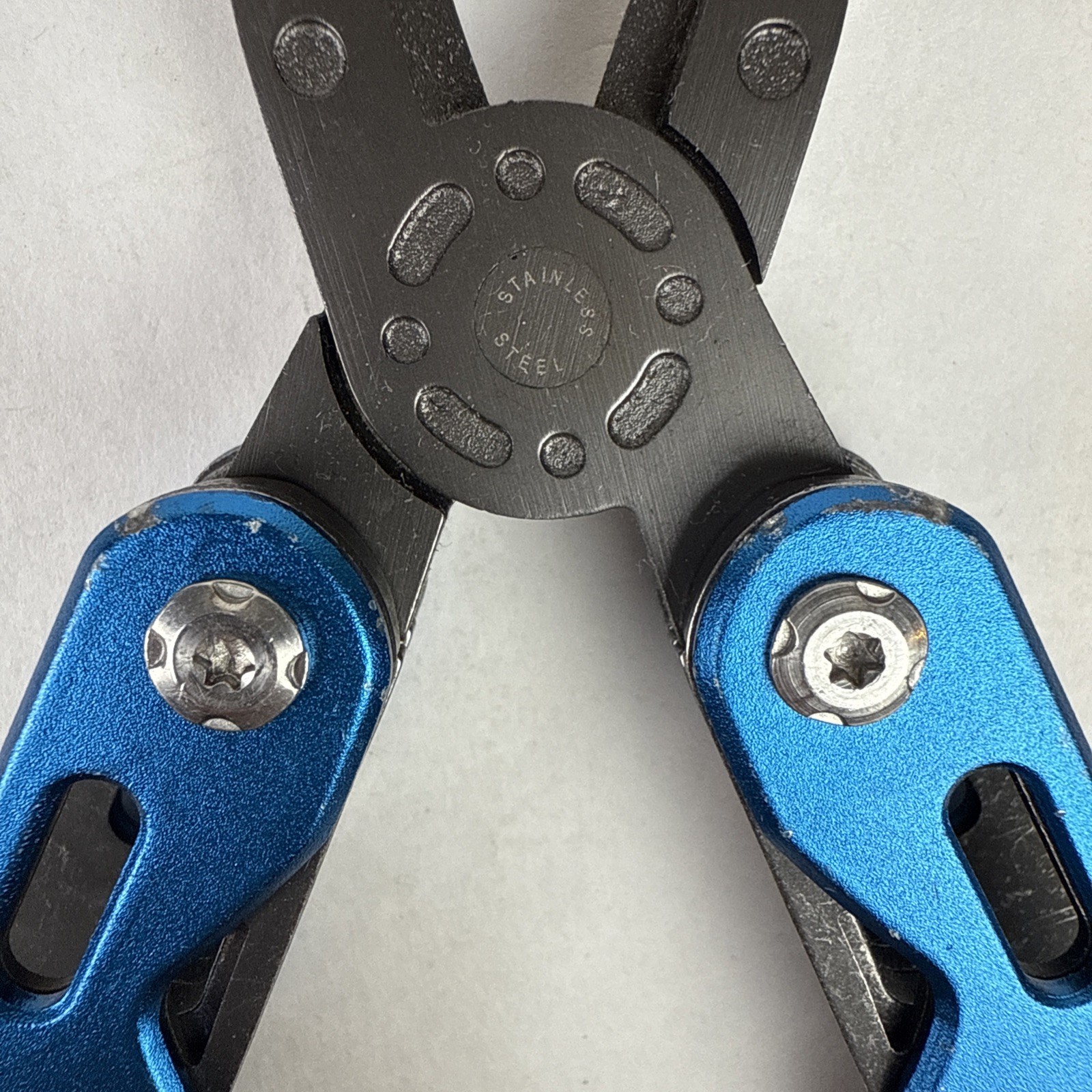 Basecamp Multi-Mate Multi-Tool Blue UPS Logo *See Photos