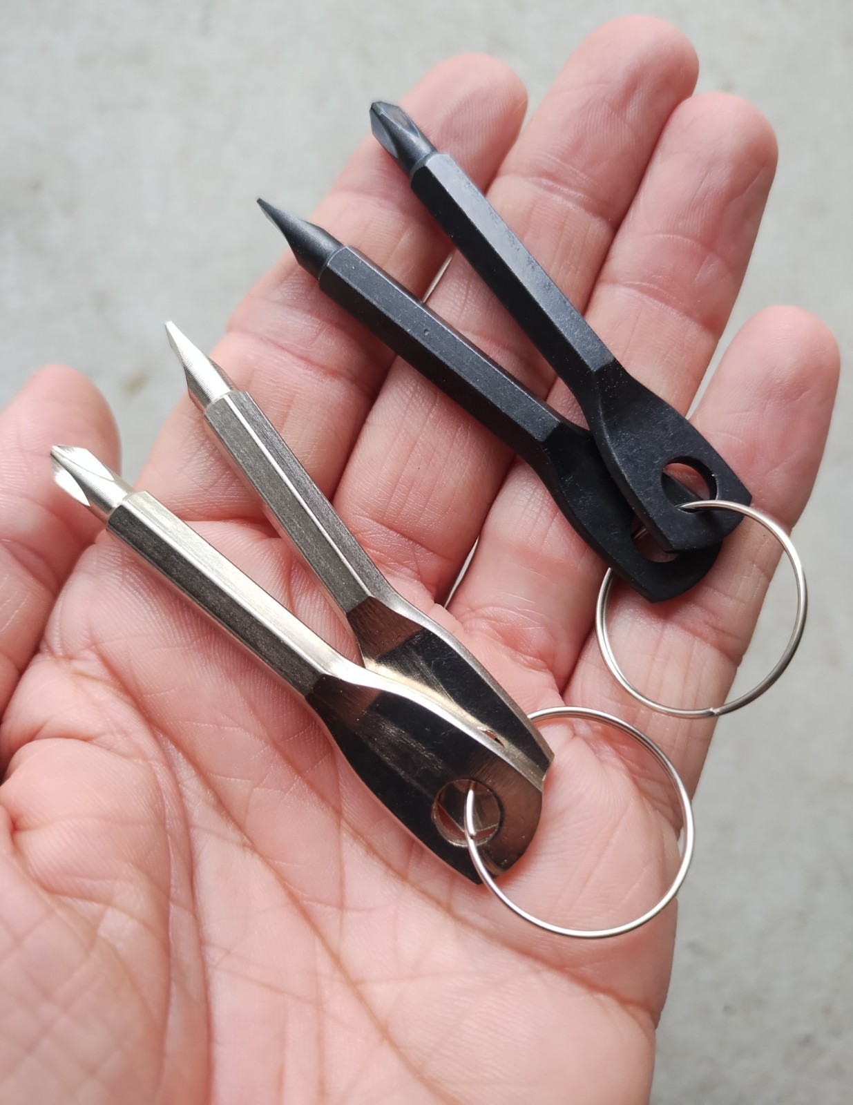 KEY SHAPED POCKET FLATHEAD & PHILLIPS SCREWDRIVER GADGETS MULTI TOOL 2 SETS LOT